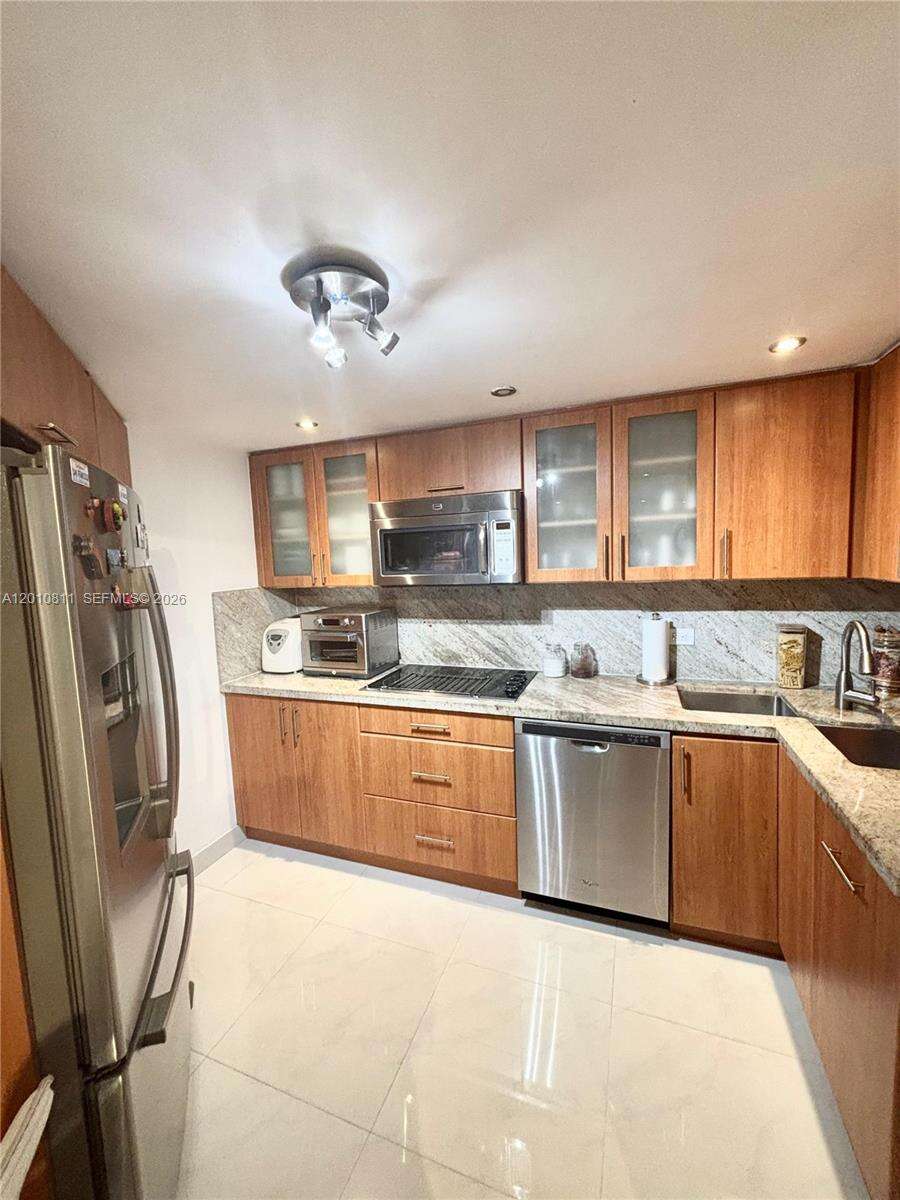 Four Ambassadors at 999 Brickell Bay Dr, Miami, FL 33131 - For Rent photo 9
