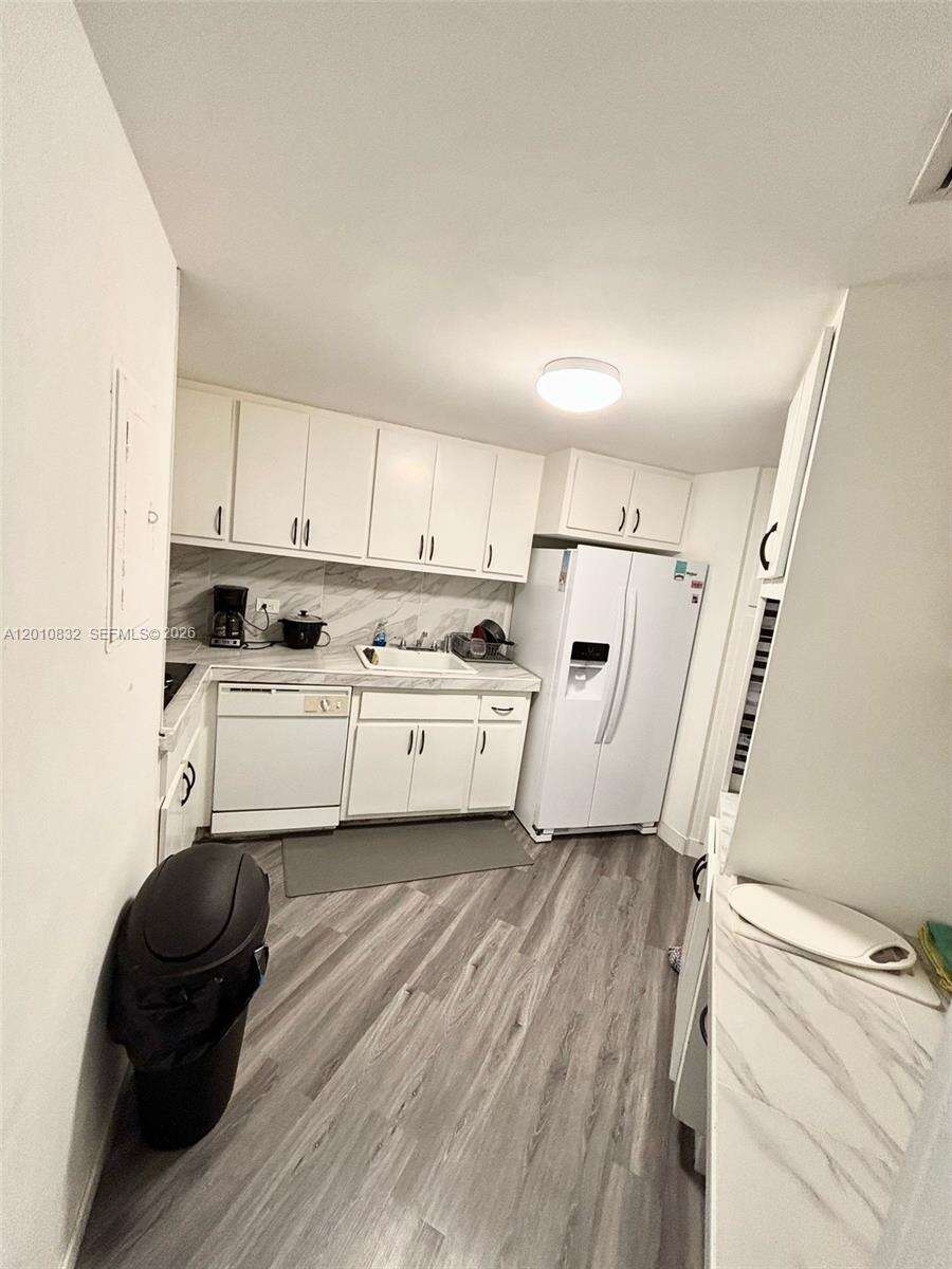 Four Ambassadors at 905 Brickell Bay Dr, Miami, FL 33131 - For Rent photo 2