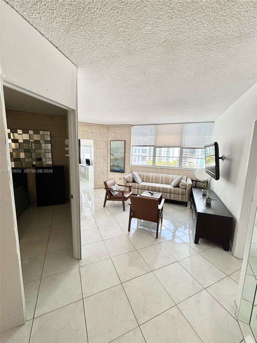 Four Ambassadors at 905 Brickell Bay Dr, Miami, FL 33131 - For Rent photo 11