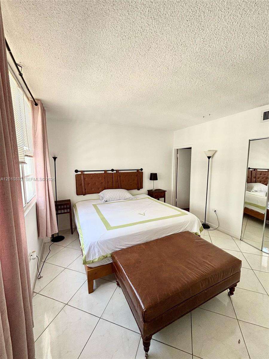 Four Ambassadors at 905 Brickell Bay Dr, Miami, FL 33131 - For Rent photo 5