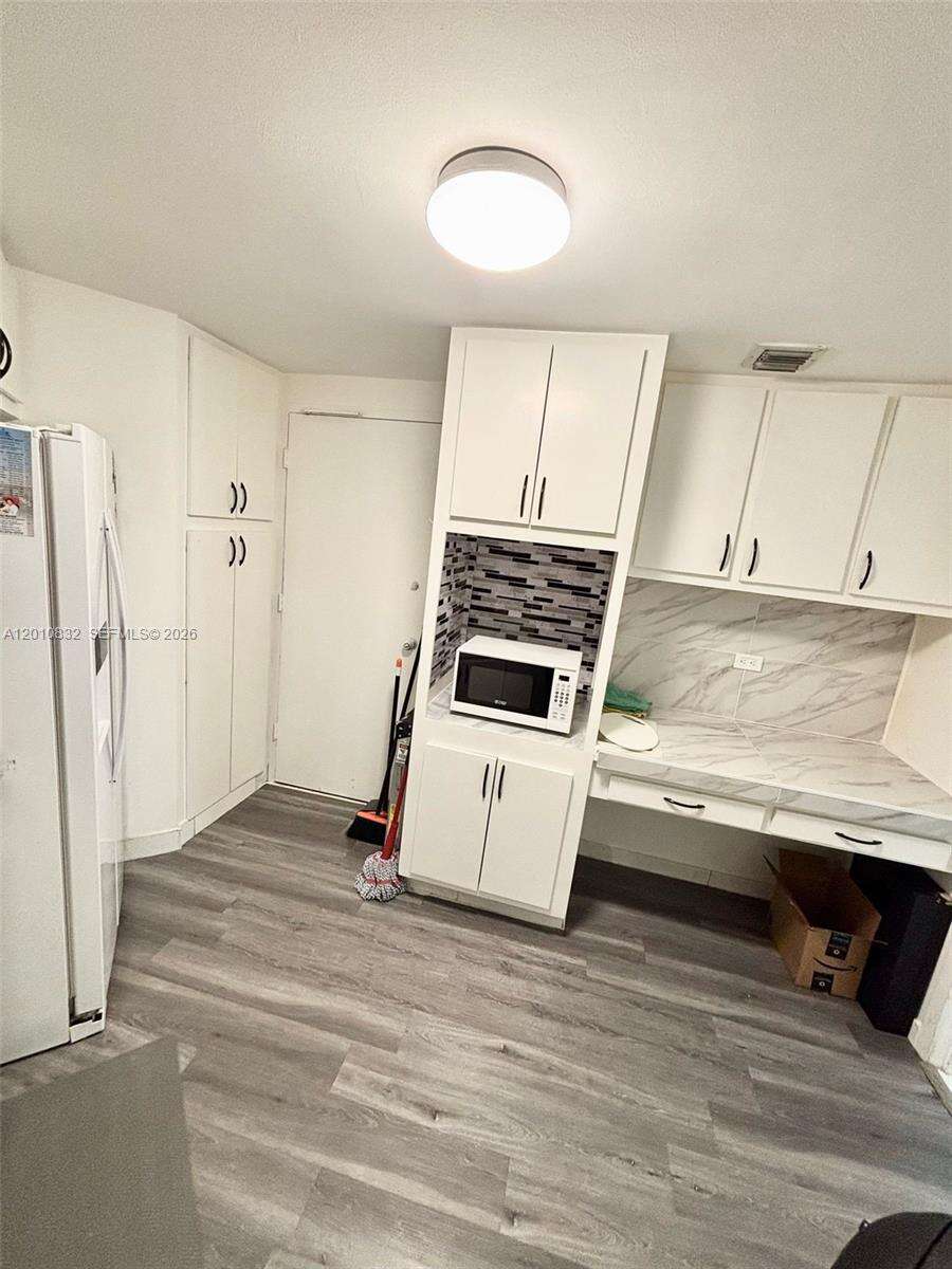 Four Ambassadors at 905 Brickell Bay Dr, Miami, FL 33131 - For Rent photo 9