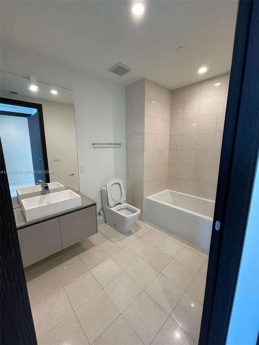 Brickell Flatiron at 1000 Brickell Plaza, Miami, FL 33131 - For Rent photo 11