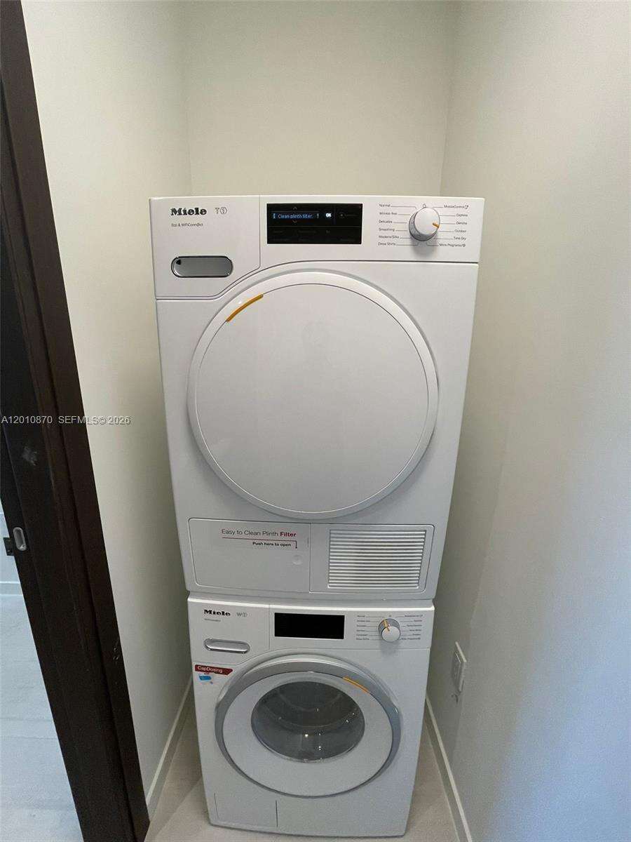 Brickell Flatiron at 1000 Brickell Plaza, Miami, FL 33131 - For Rent photo 21