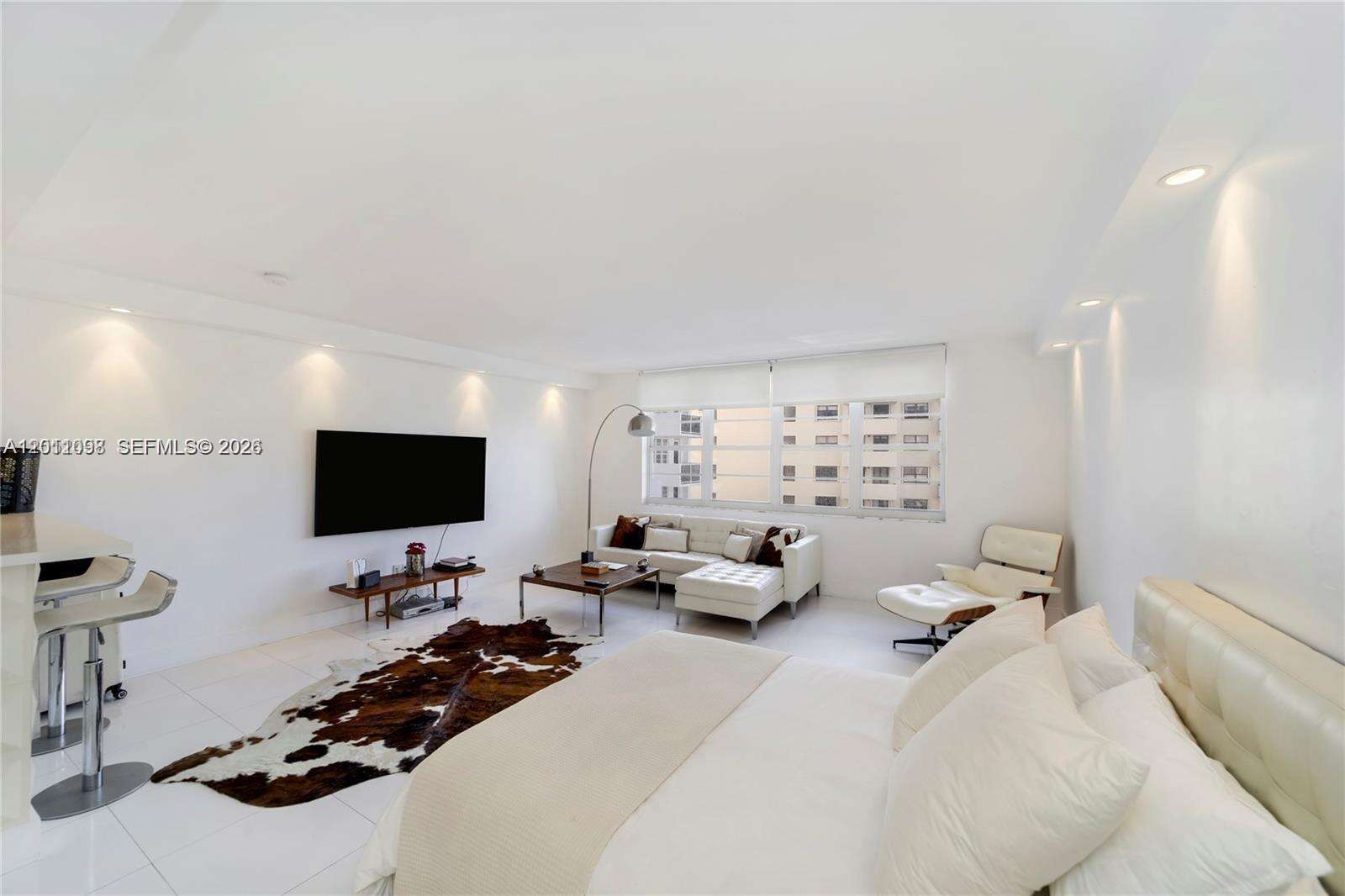 Decoplage at 100 Lincoln Rd, Miami Beach, FL 33139 - For Rent photo 2