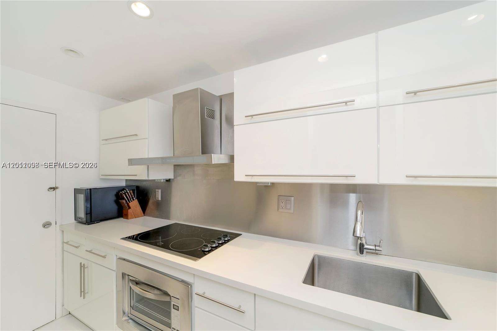 Decoplage at 100 Lincoln Rd, Miami Beach, FL 33139 - For Rent photo 9