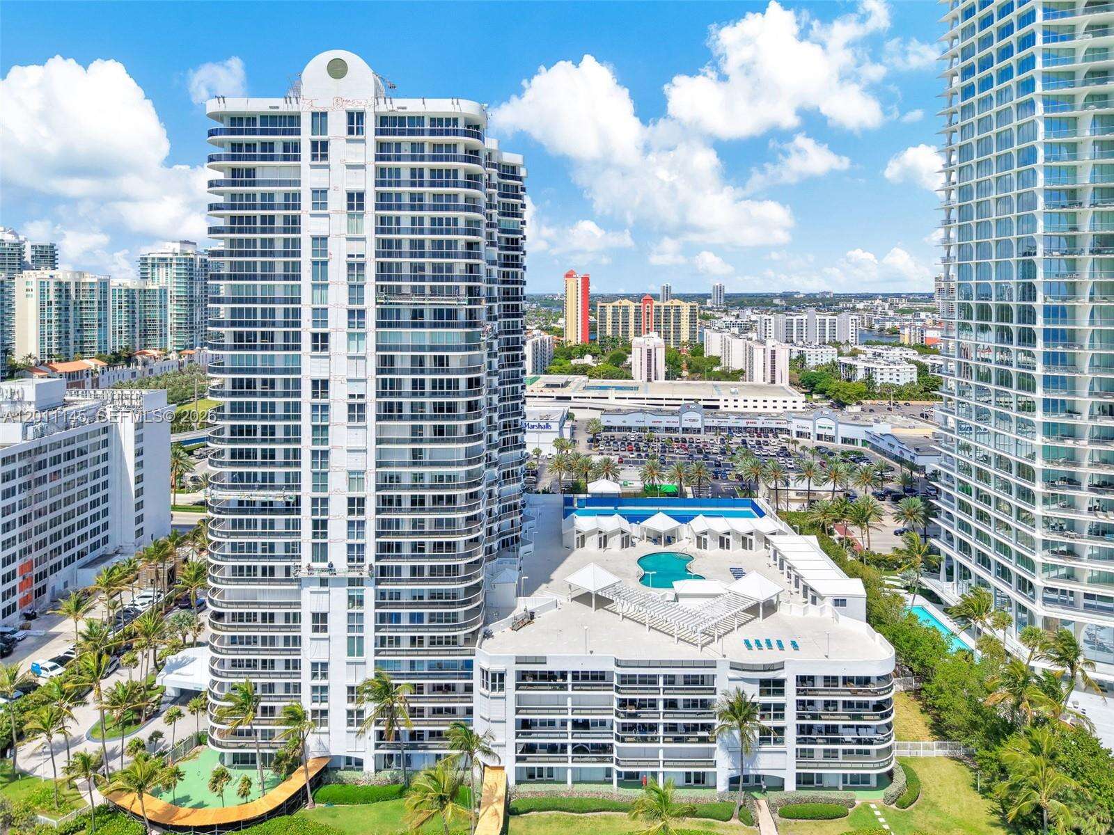 Sands Pointe at 16711 Collins Ave, Sunny Isles Beach, FL 33160 - For Rent photo 8