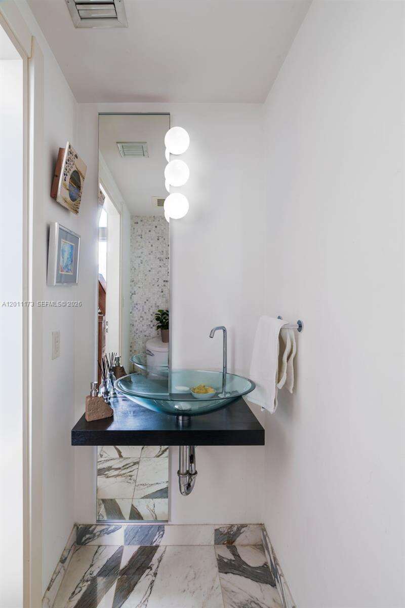 Epic Residences at 200 Biscayne Blvd Way, Miami, FL 33131 - For Rent photo 24