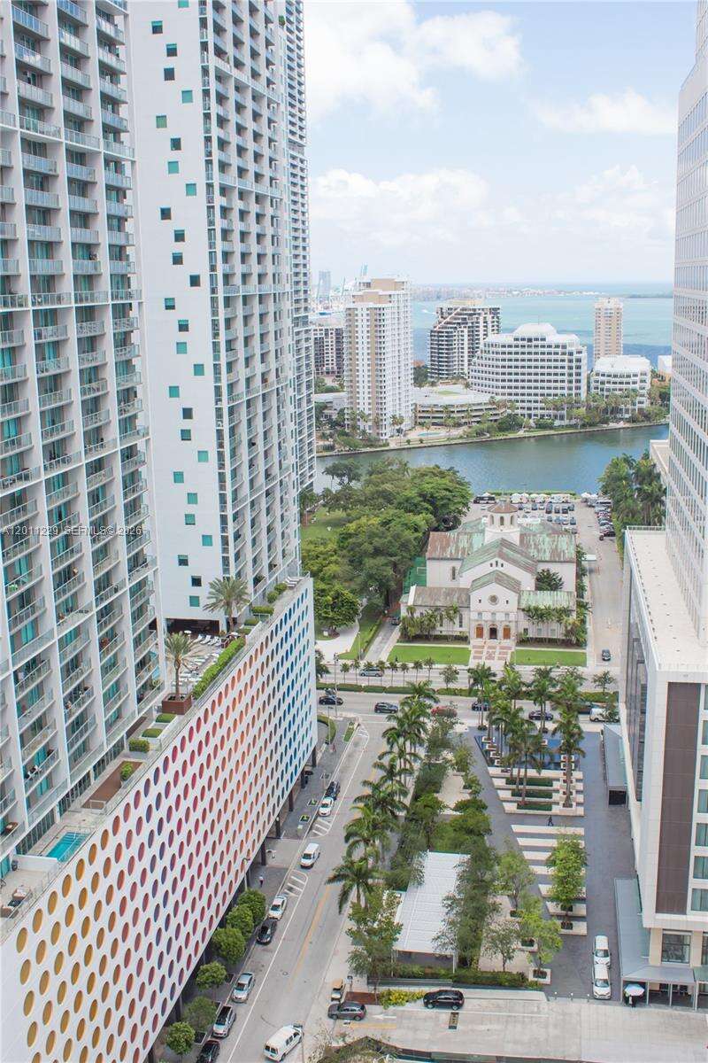 Reach Brickell at 68 6 St, Miami, FL 33131 - For Rent photo 19