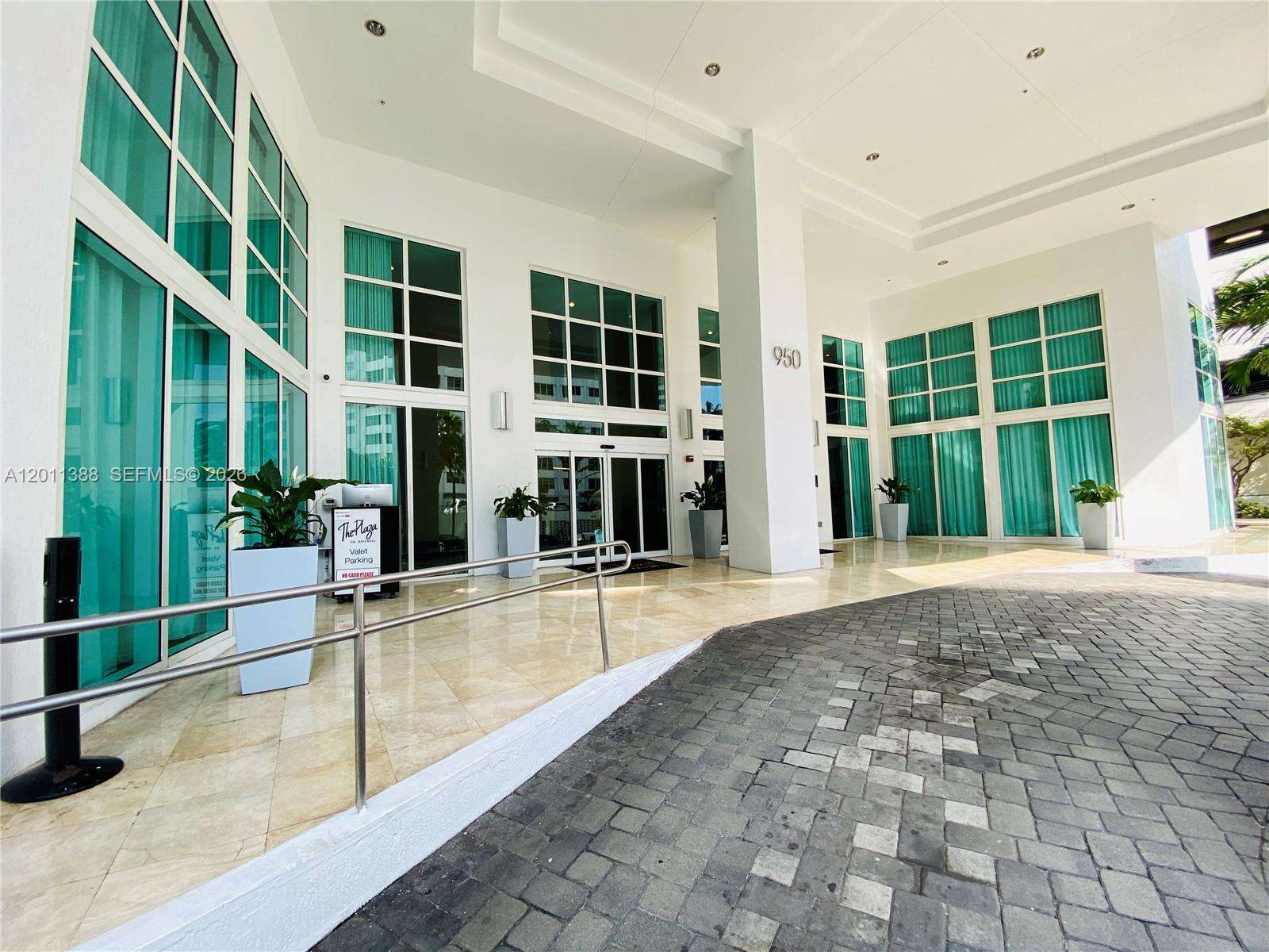 The Plaza On Brickell East at 950 Brickell Bay Dr, Miami, FL 33131 - For Rent photo 14