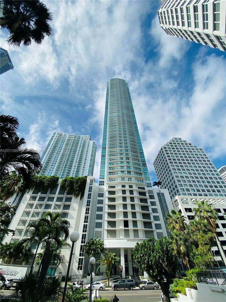 The Plaza On Brickell East at 950 Brickell Bay Dr, Miami, FL 33131 - For Rent photo 16