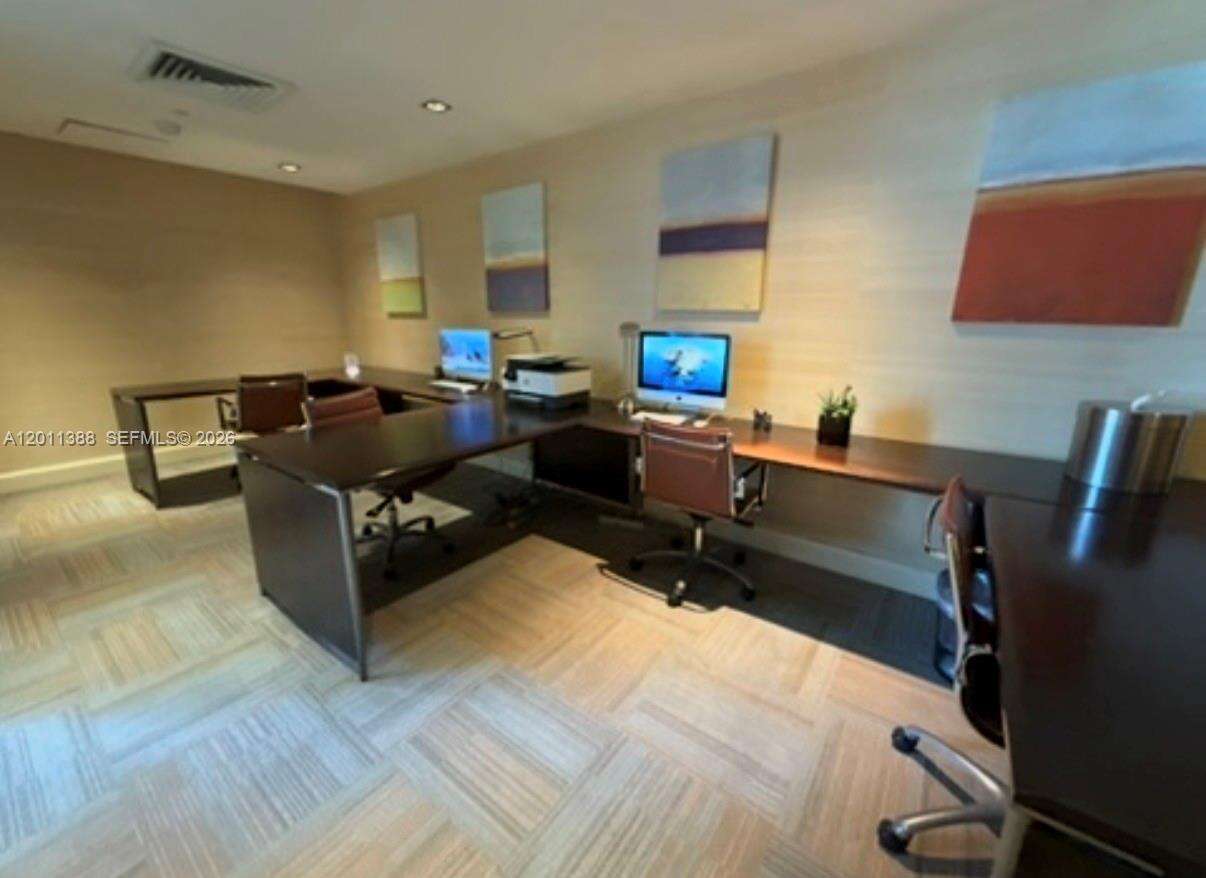 The Plaza On Brickell East at 950 Brickell Bay Dr, Miami, FL 33131 - For Rent photo 24