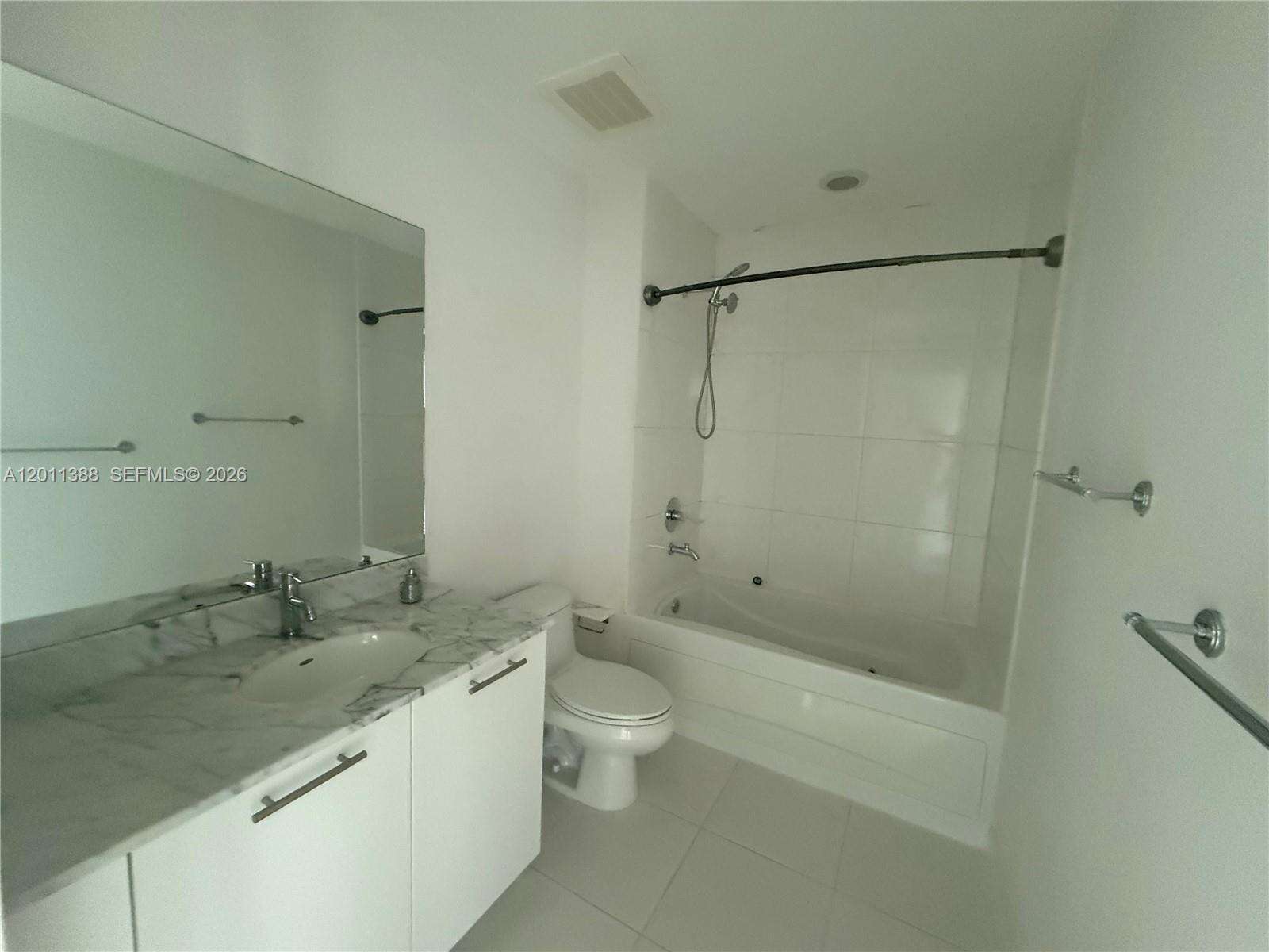 The Plaza On Brickell East at 950 Brickell Bay Dr, Miami, FL 33131 - For Rent photo 6