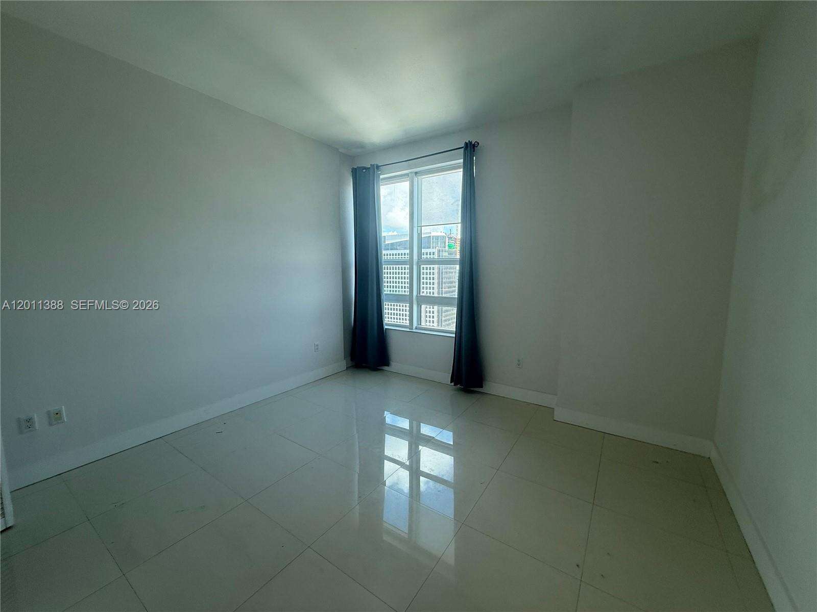The Plaza On Brickell East at 950 Brickell Bay Dr, Miami, FL 33131 - For Rent photo 7