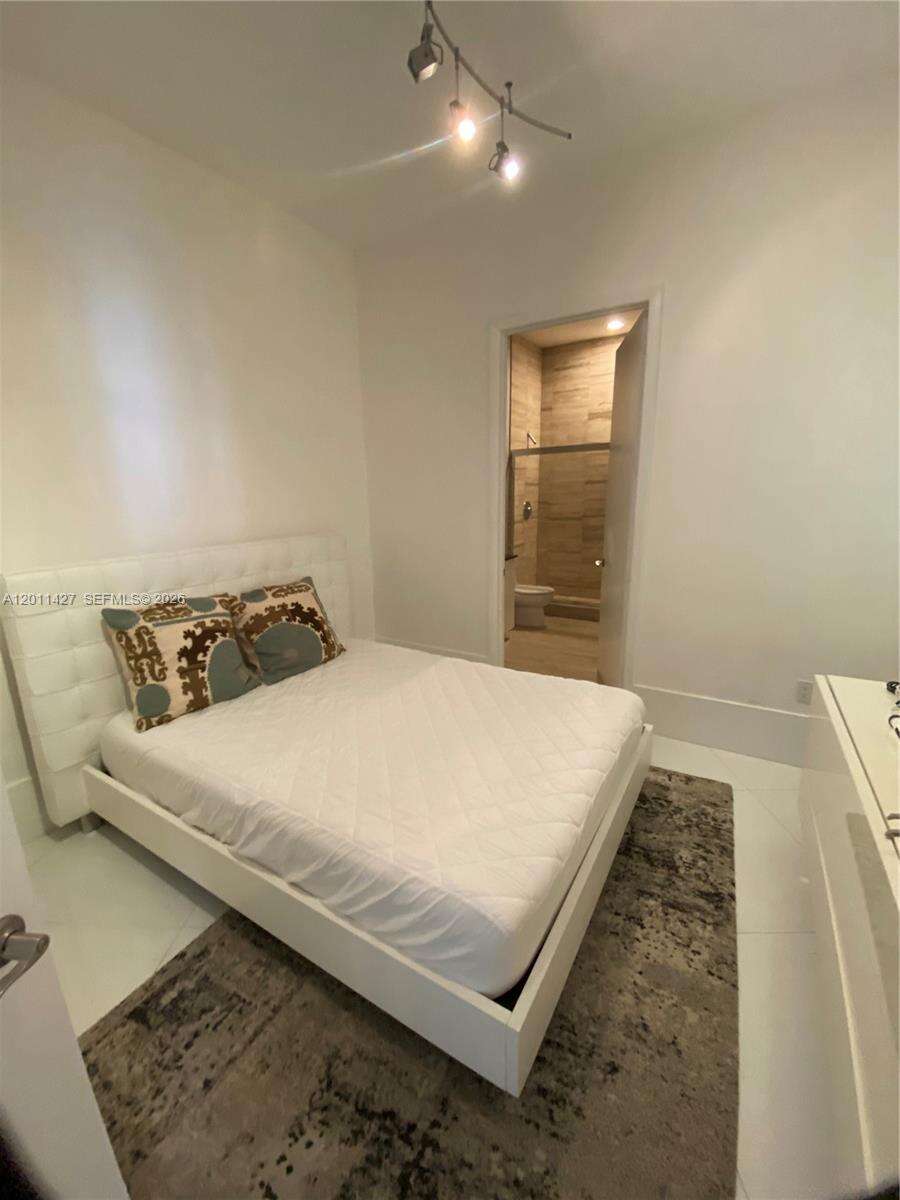 Trump Tower 3 at 15811 Collins Ave, Sunny Isles Beach, FL 33160 - For Rent photo 20