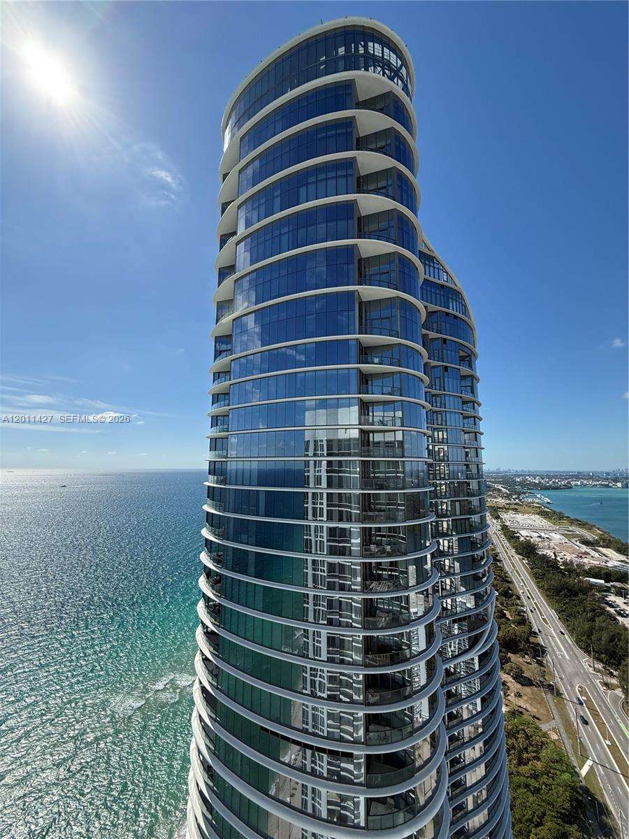 Trump Tower 3 at 15811 Collins Ave, Sunny Isles Beach, FL 33160 - For Rent photo 4