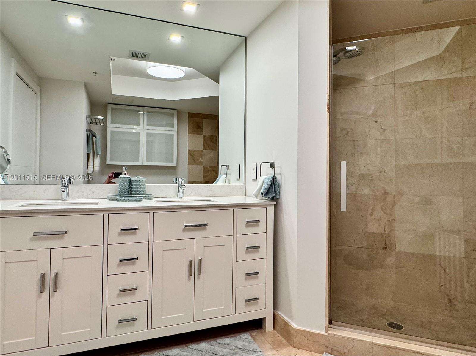 King David at 17555 Atlantic Blvd, Sunny Isles Beach, FL 33160 - For Rent photo 13