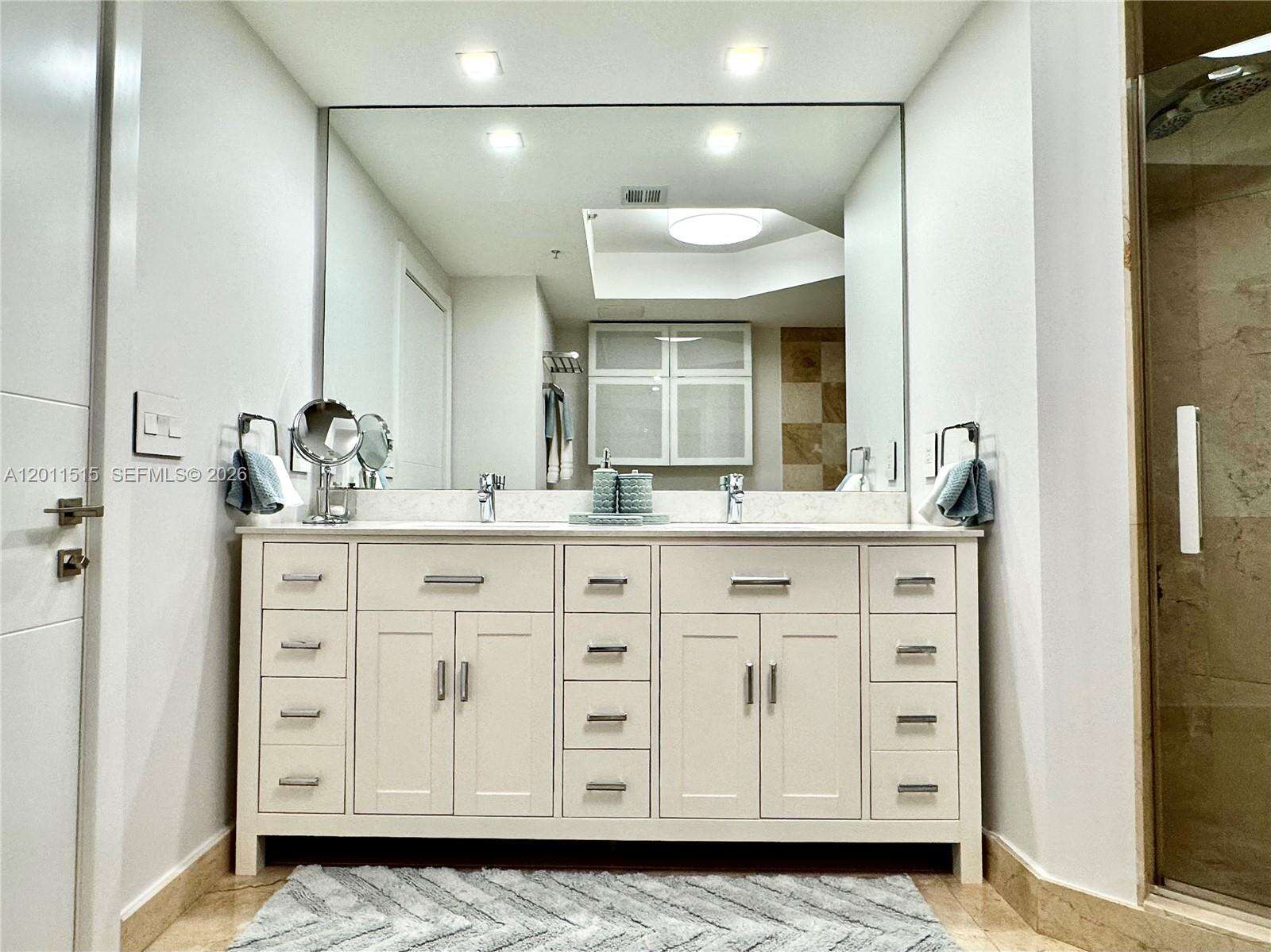 King David at 17555 Atlantic Blvd, Sunny Isles Beach, FL 33160 - For Rent photo 15