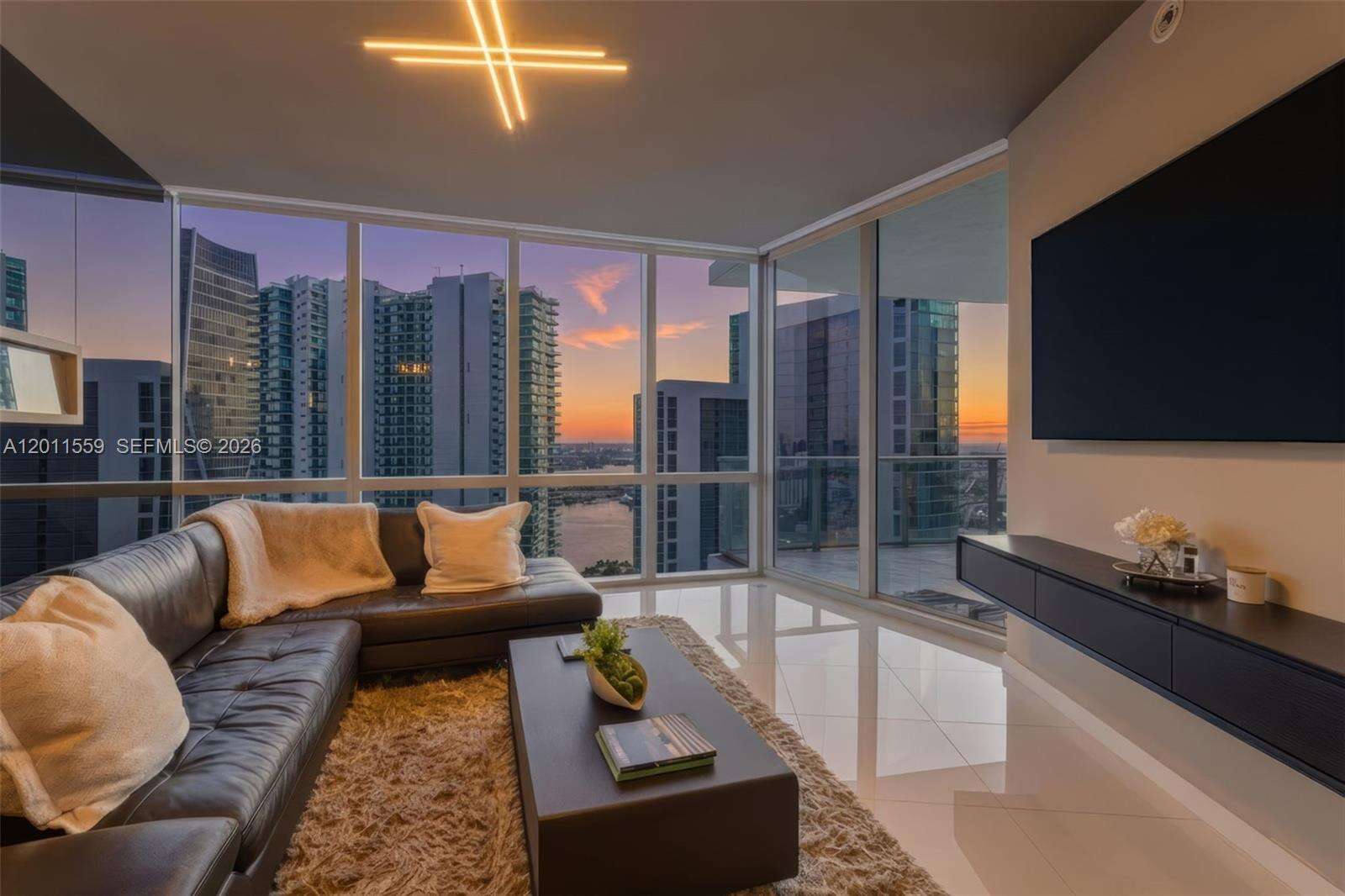 Paramount Miami Worldcenter at 851 1 Ave, Miami, FL 33132 - For Rent photo 1