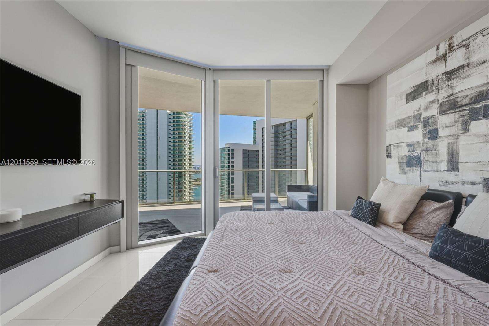 Paramount Miami Worldcenter at 851 1 Ave, Miami, FL 33132 - For Rent photo 21