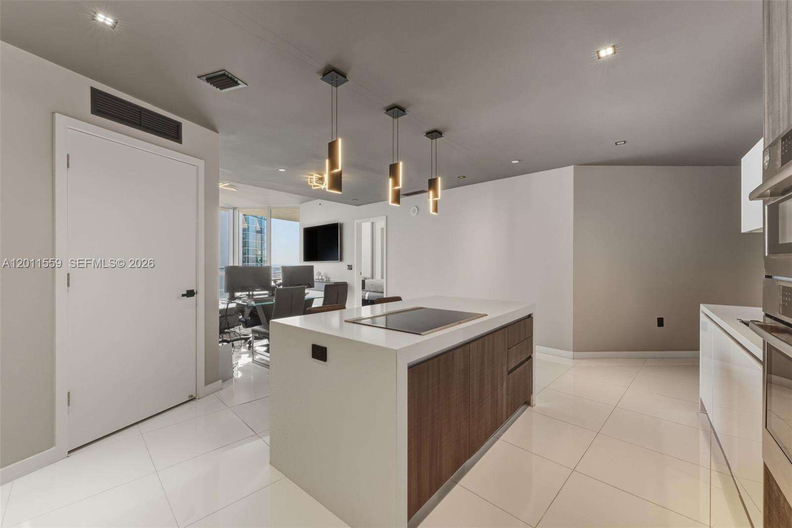 Paramount Miami Worldcenter at 851 1 Ave, Miami, FL 33132 - For Rent photo 9