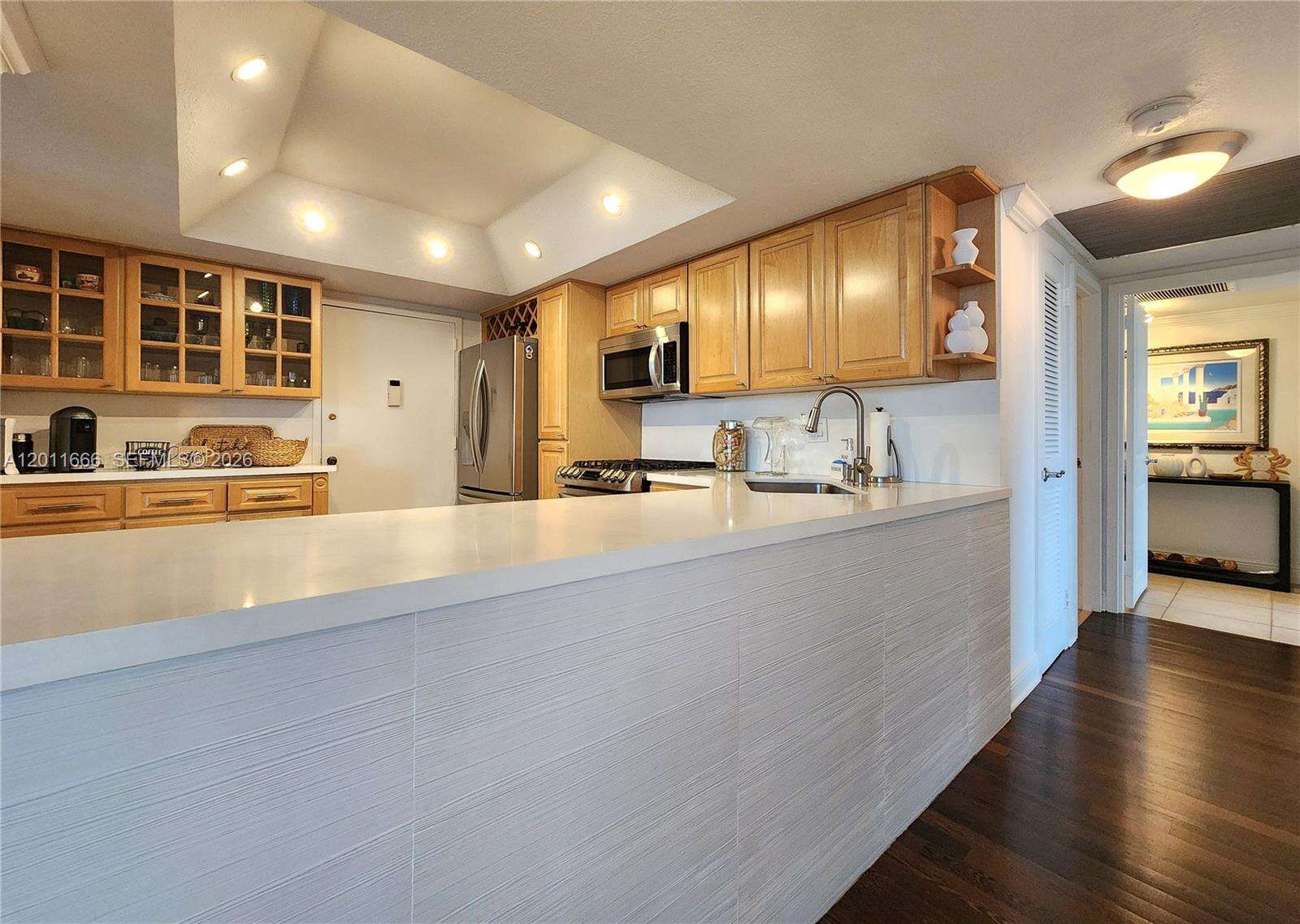 Parker Plaza at 2030 Ocean Dr, Hallandale Beach, FL 33009 - For Rent photo 14