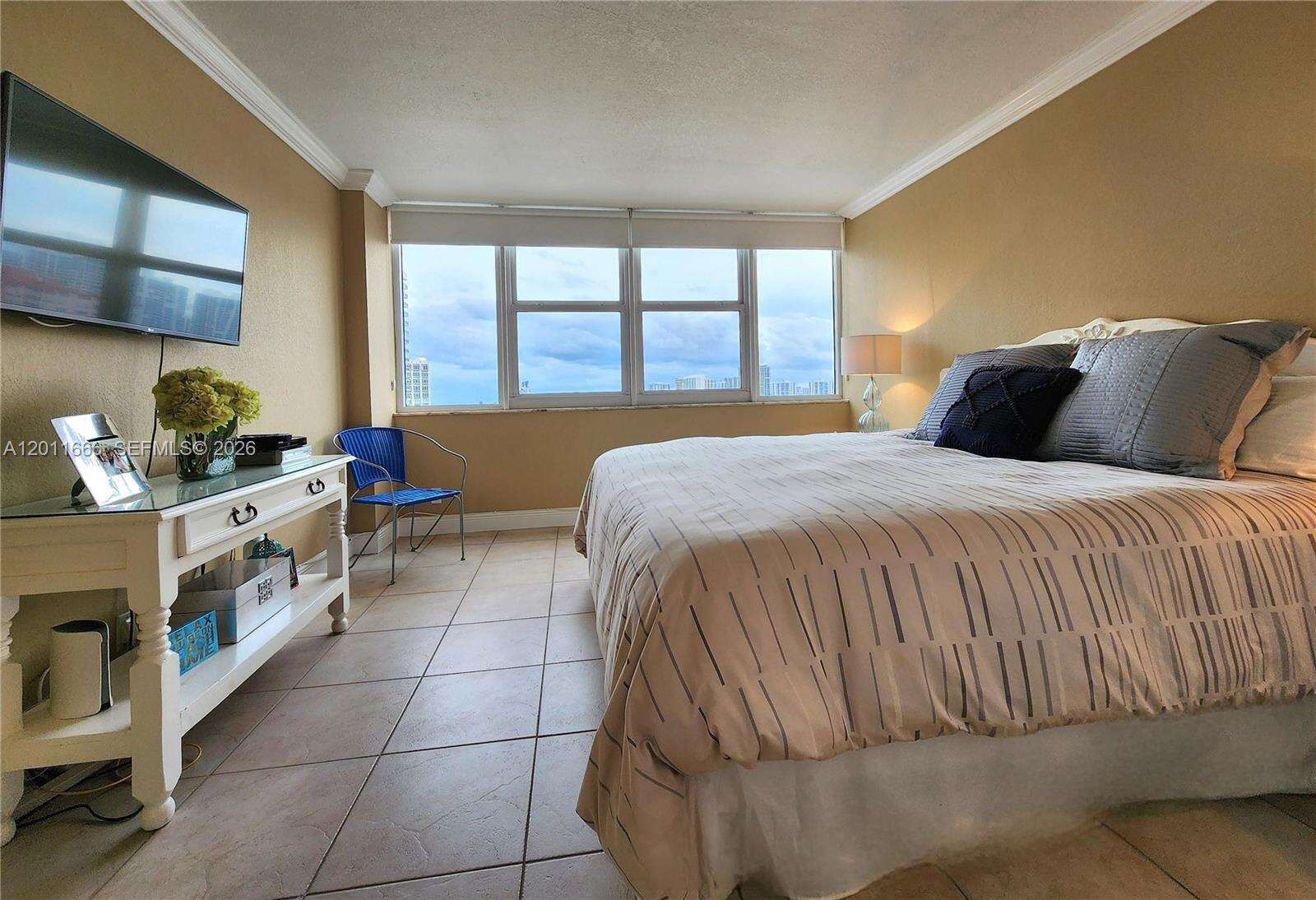 Parker Plaza at 2030 Ocean Dr, Hallandale Beach, FL 33009 - For Rent photo 21