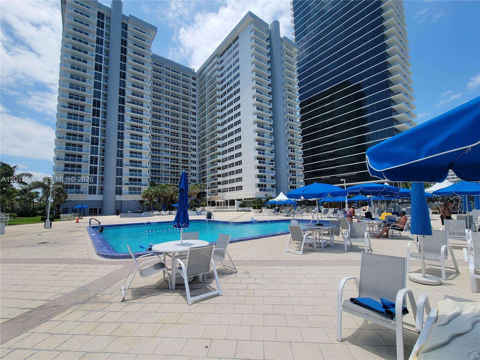 Parker Plaza at 2030 Ocean Dr, Hallandale Beach, FL 33009 - For Rent photo 24