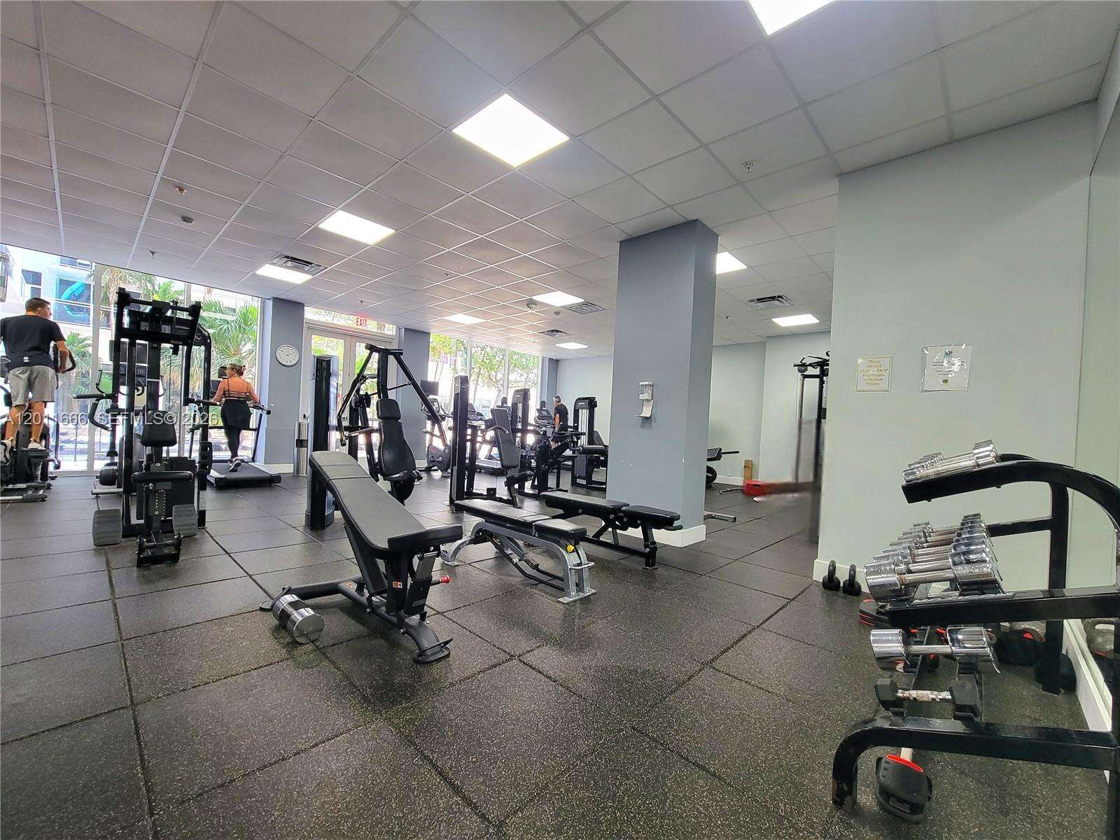 Parker Plaza at 2030 Ocean Dr, Hallandale Beach, FL 33009 - For Rent photo 31