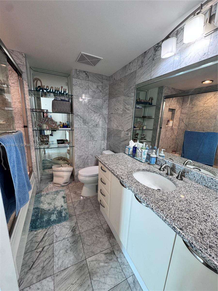 Skyline On Brickell at 2101 Brickell Ave, Miami, FL 33129 - For Rent photo 15