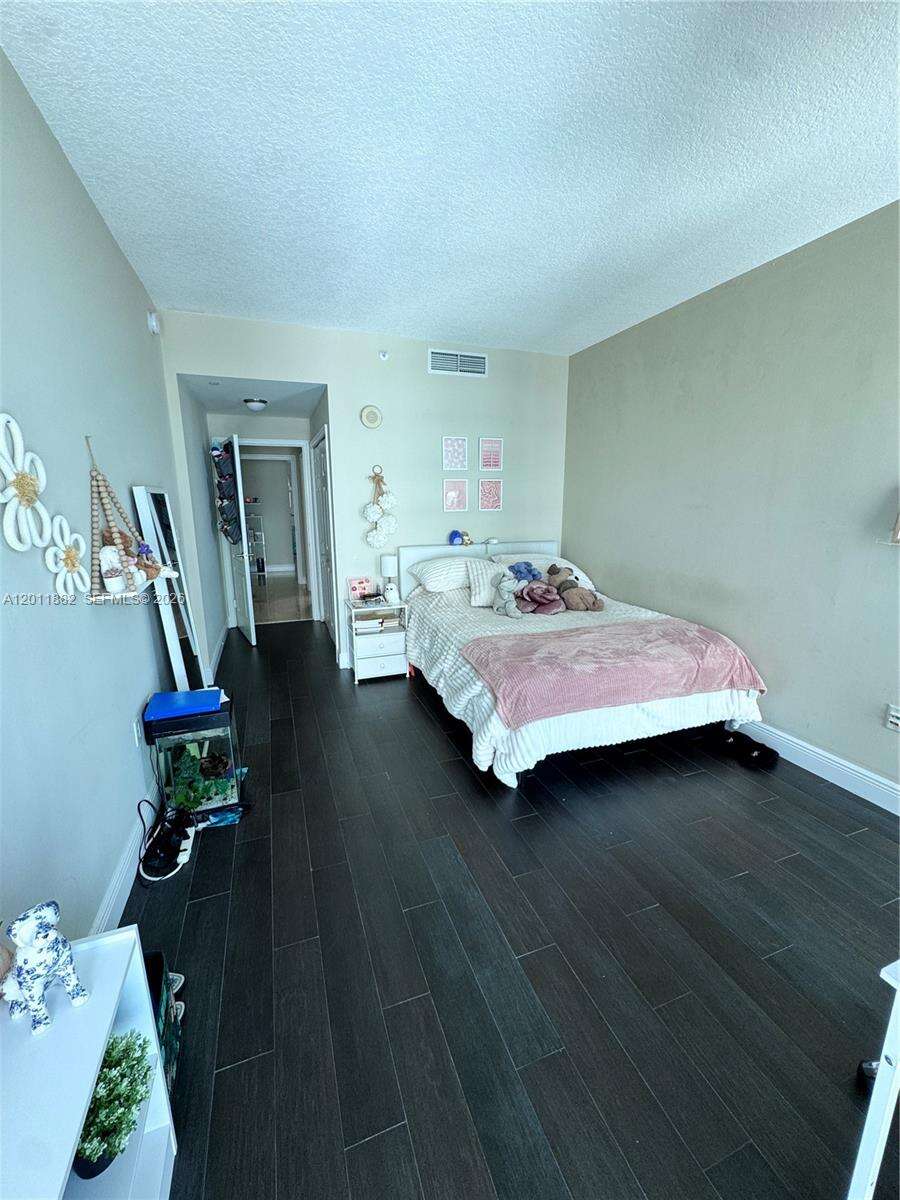 Skyline On Brickell at 2101 Brickell Ave, Miami, FL 33129 - For Rent photo 26