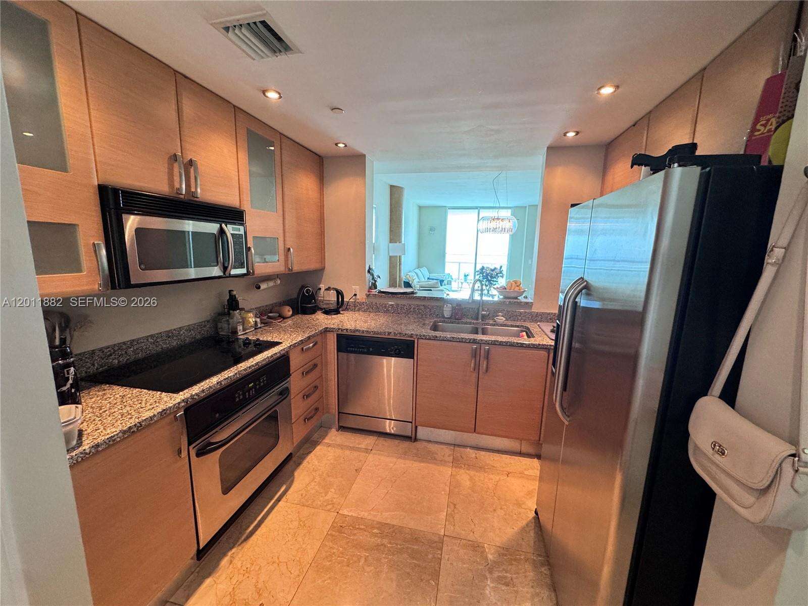Skyline On Brickell at 2101 Brickell Ave, Miami, FL 33129 - For Rent photo 6