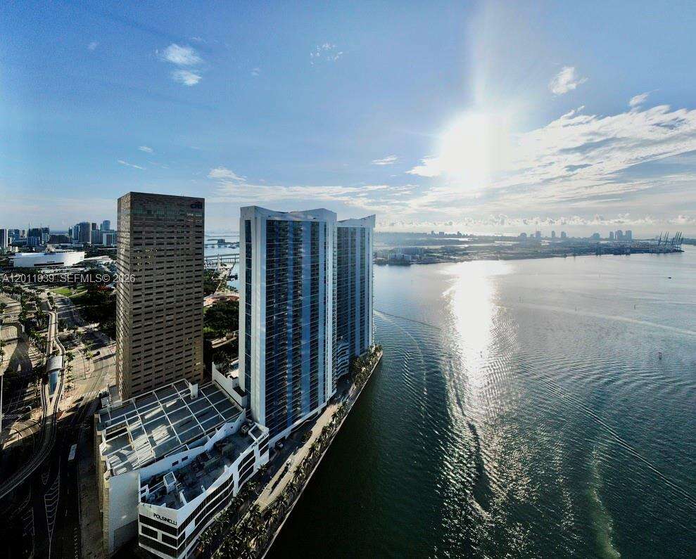 One Miami West at 325 Biscayne Blvd, Miami, FL 33131 - For Rent photo 2