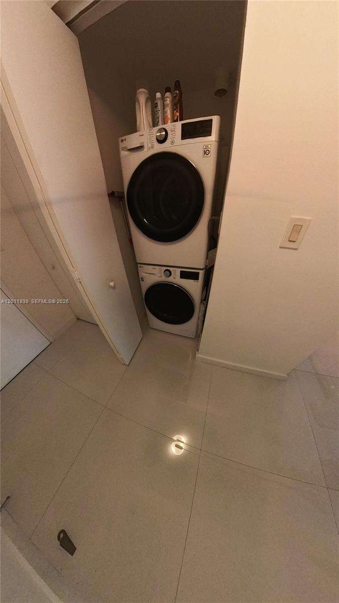 One Miami West at 325 Biscayne Blvd, Miami, FL 33131 - For Rent photo 13