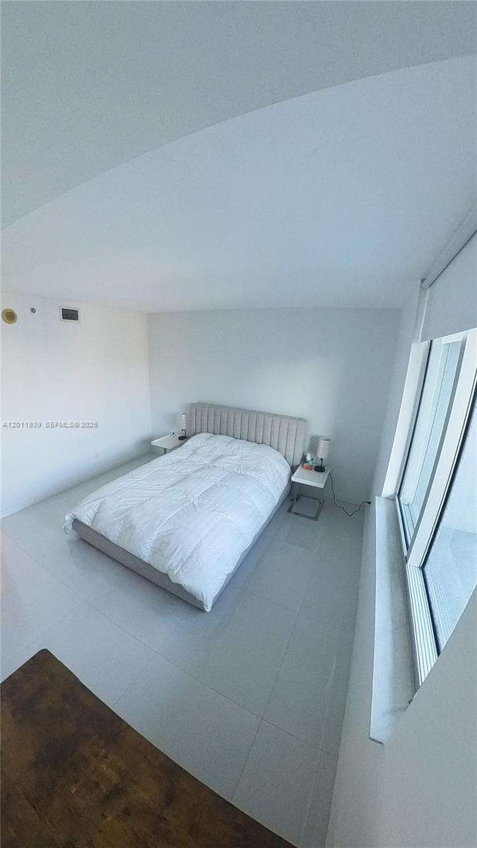 One Miami West at 325 Biscayne Blvd, Miami, FL 33131 - For Rent photo 5