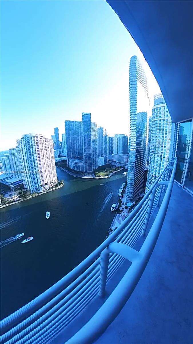 One Miami West at 325 Biscayne Blvd, Miami, FL 33131 - For Rent photo 7