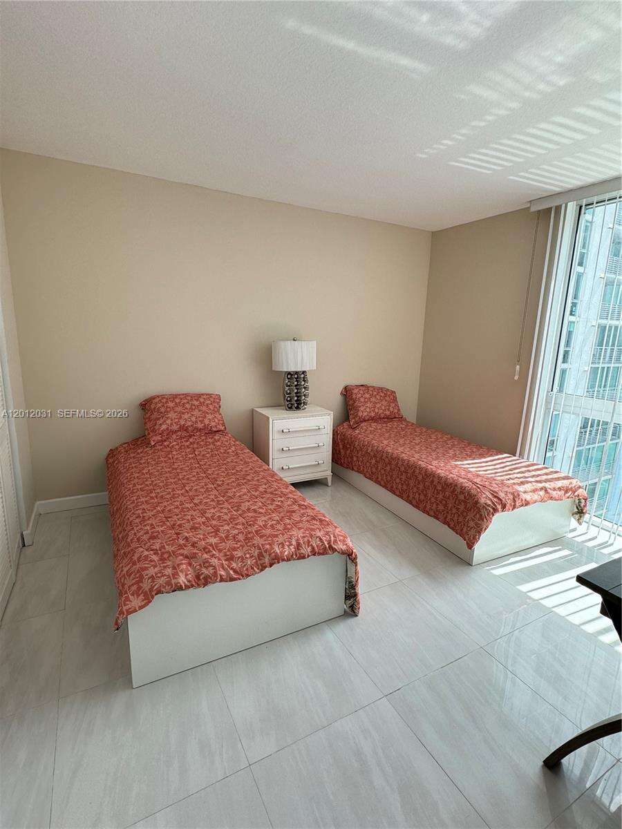 One Miami East at 335 Biscayne Blvd, Miami, FL 33131 - For Rent photo 19