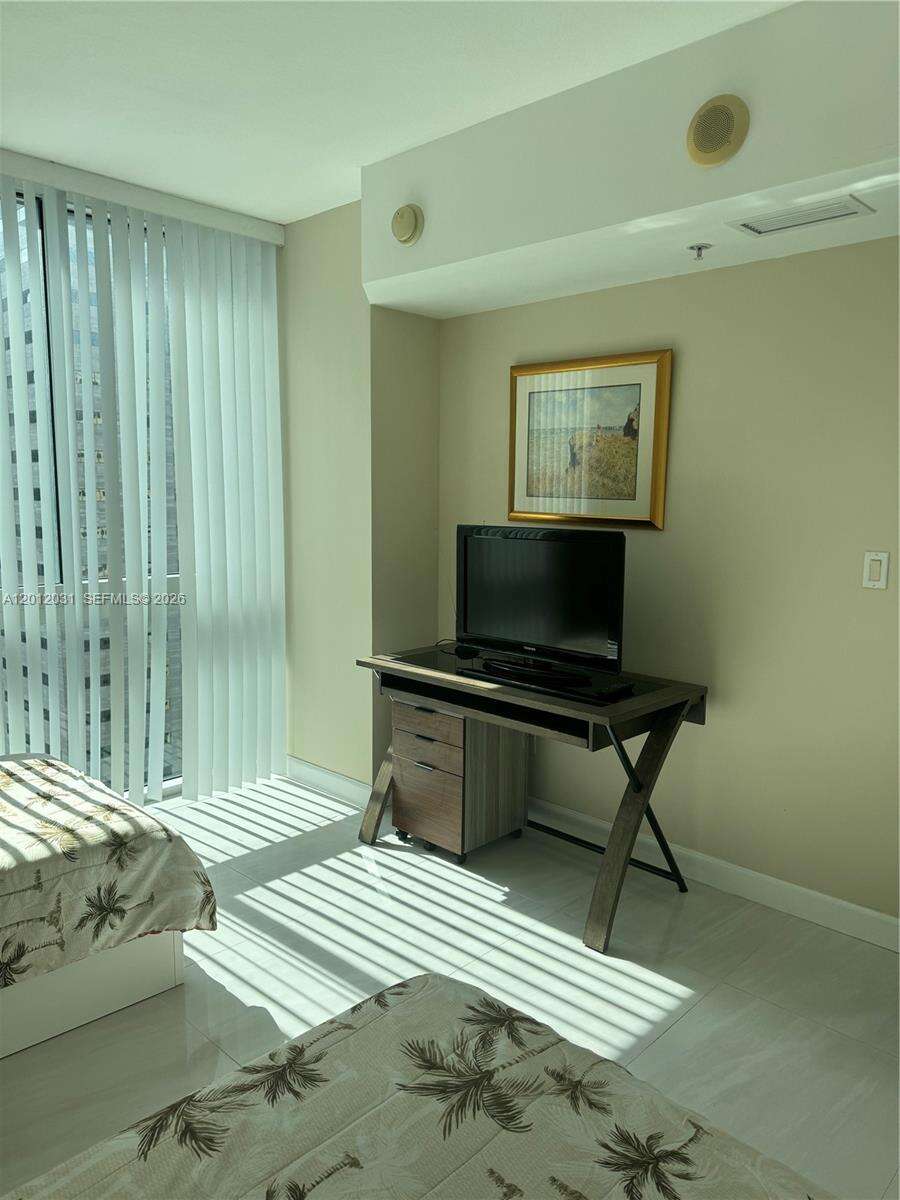 One Miami East at 335 Biscayne Blvd, Miami, FL 33131 - For Rent photo 23