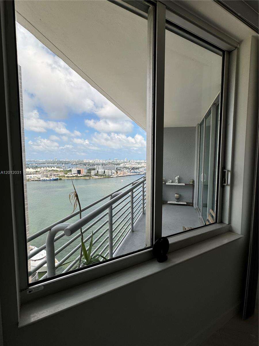 One Miami East at 335 Biscayne Blvd, Miami, FL 33131 - For Rent photo 25