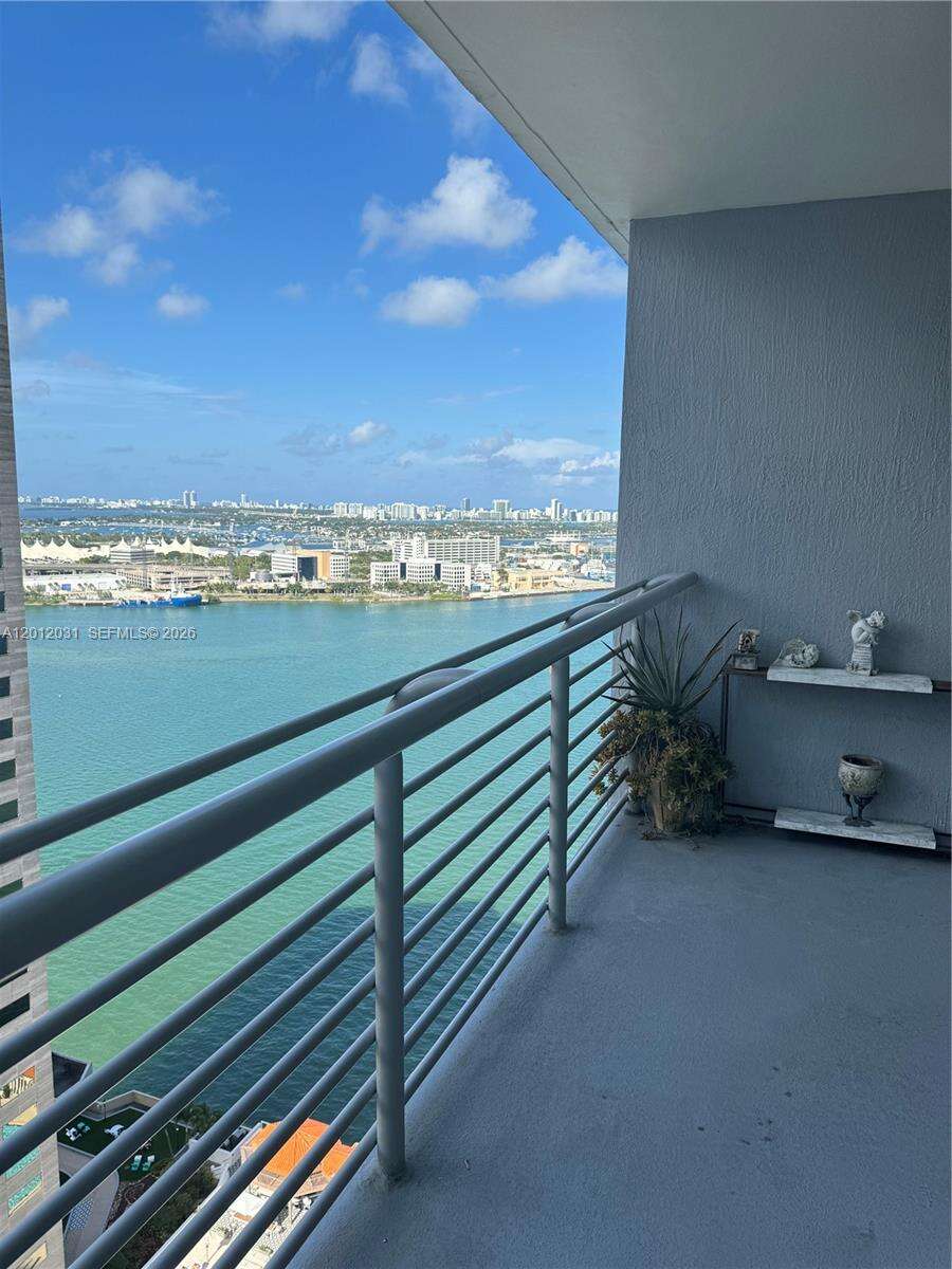 One Miami East at 335 Biscayne Blvd, Miami, FL 33131 - For Rent photo 30