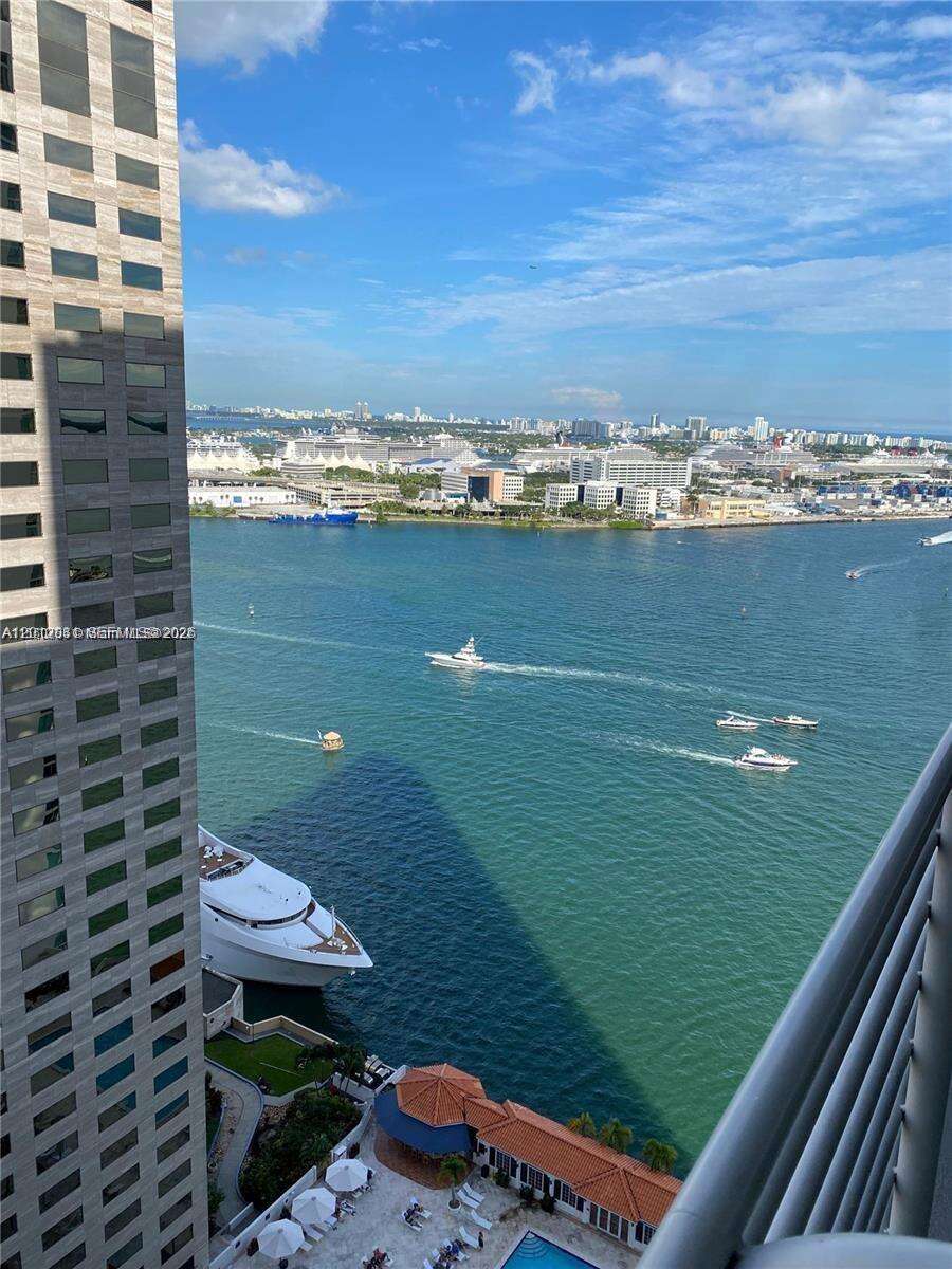 One Miami East at 335 Biscayne Blvd, Miami, FL 33131 - For Rent photo 4