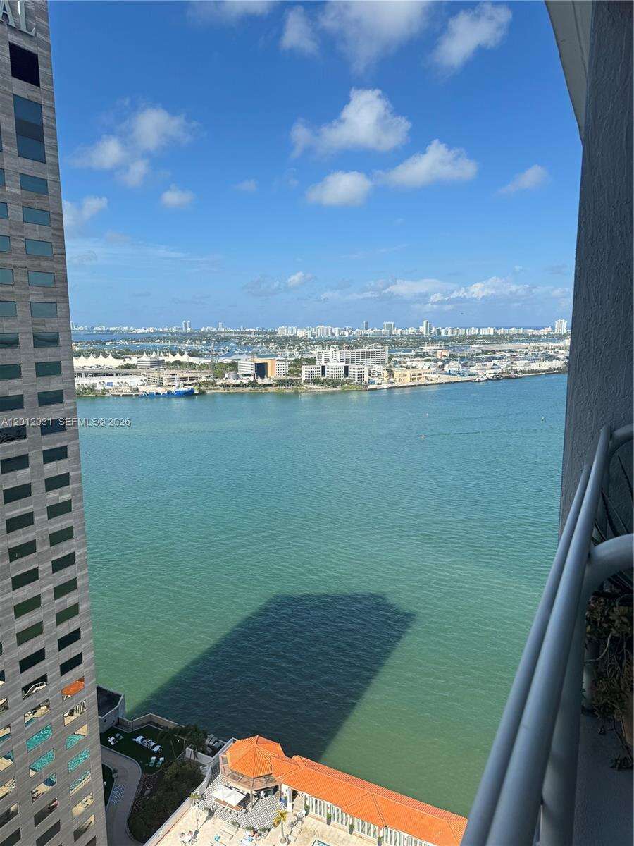 One Miami East at 335 Biscayne Blvd, Miami, FL 33131 - For Rent photo 31