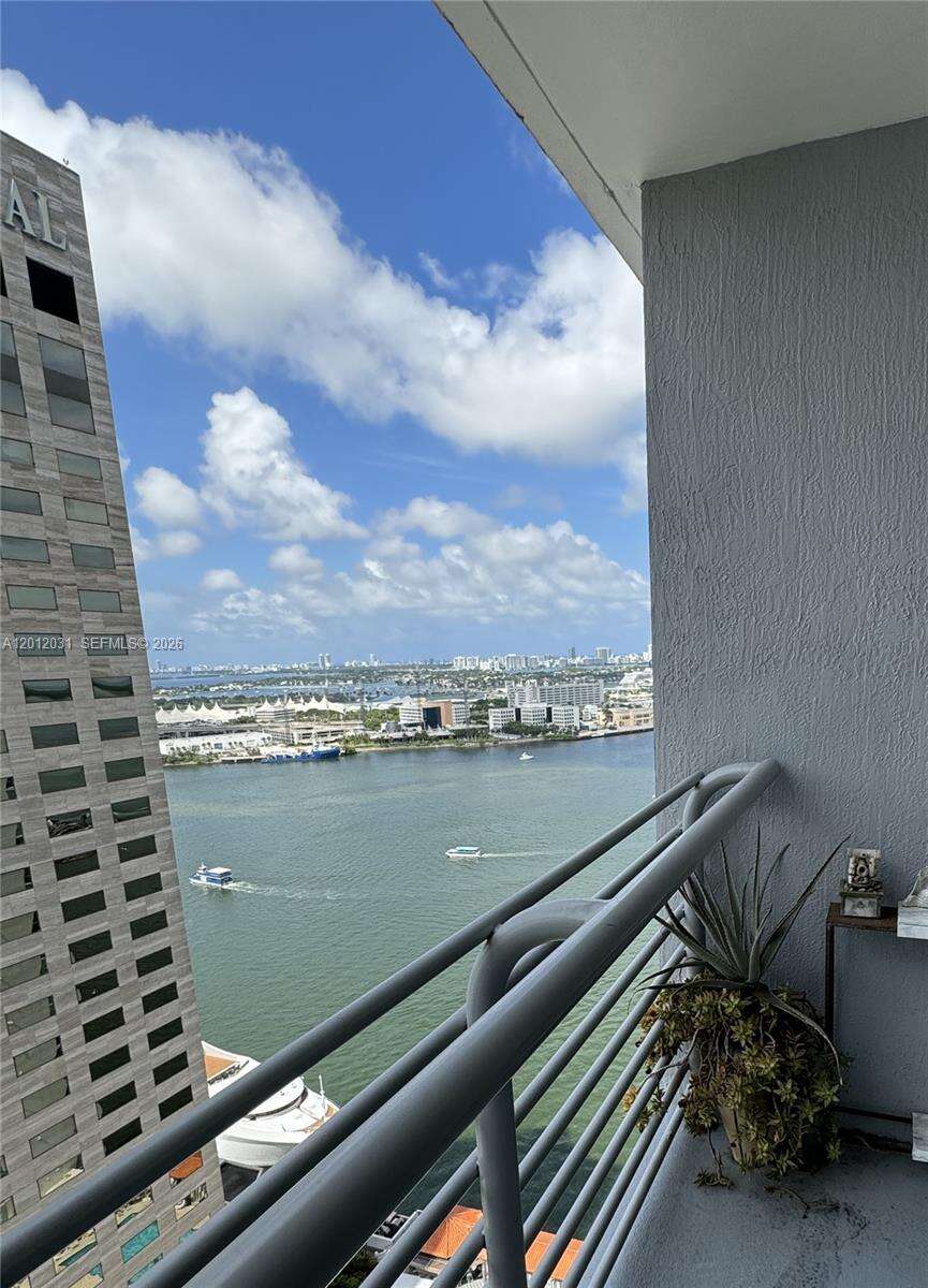 One Miami East at 335 Biscayne Blvd, Miami, FL 33131 - For Rent photo 34