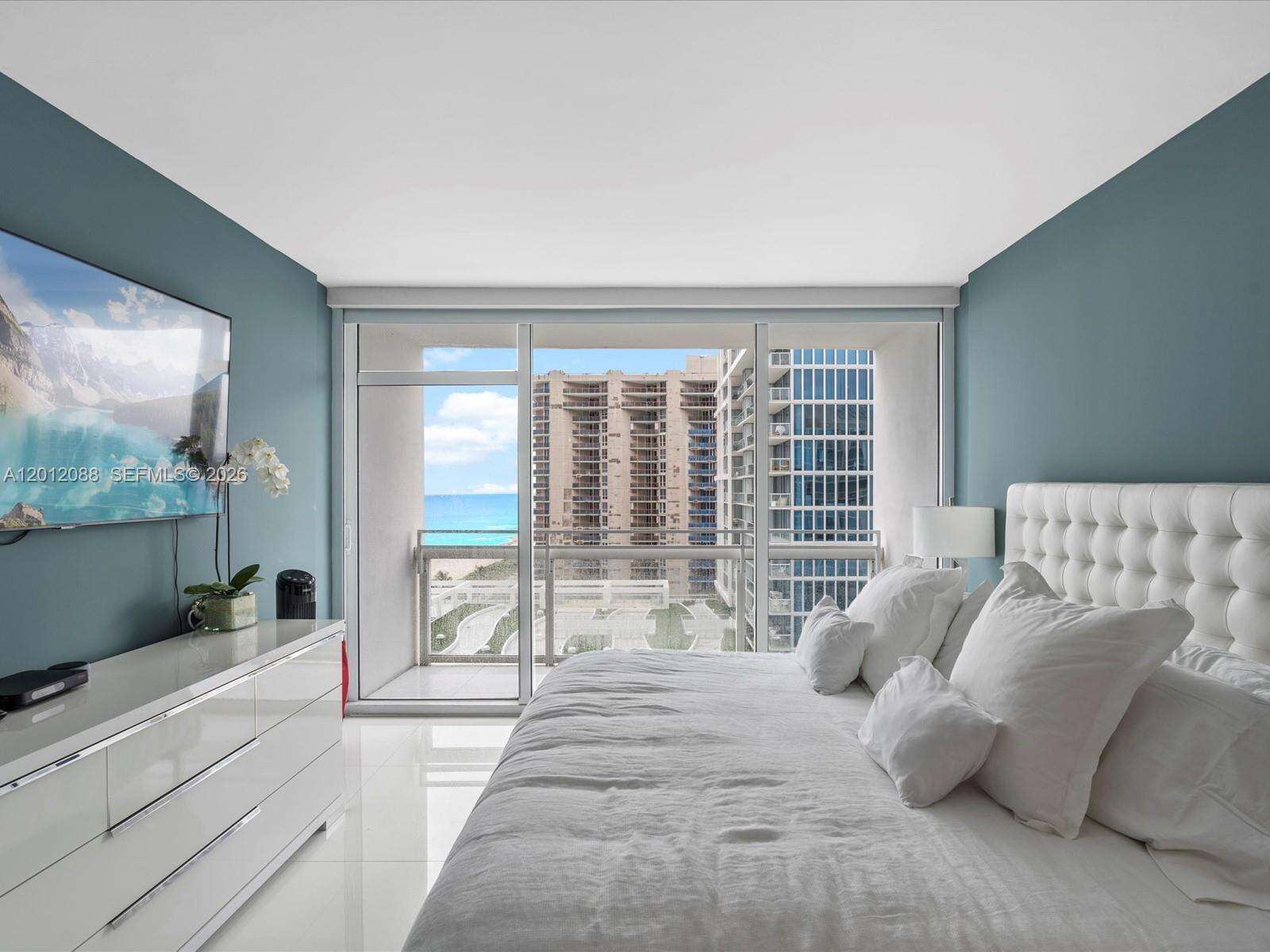 Central Carillon at 6801 Collins Ave, Miami Beach, FL 33141 - For Rent photo 17