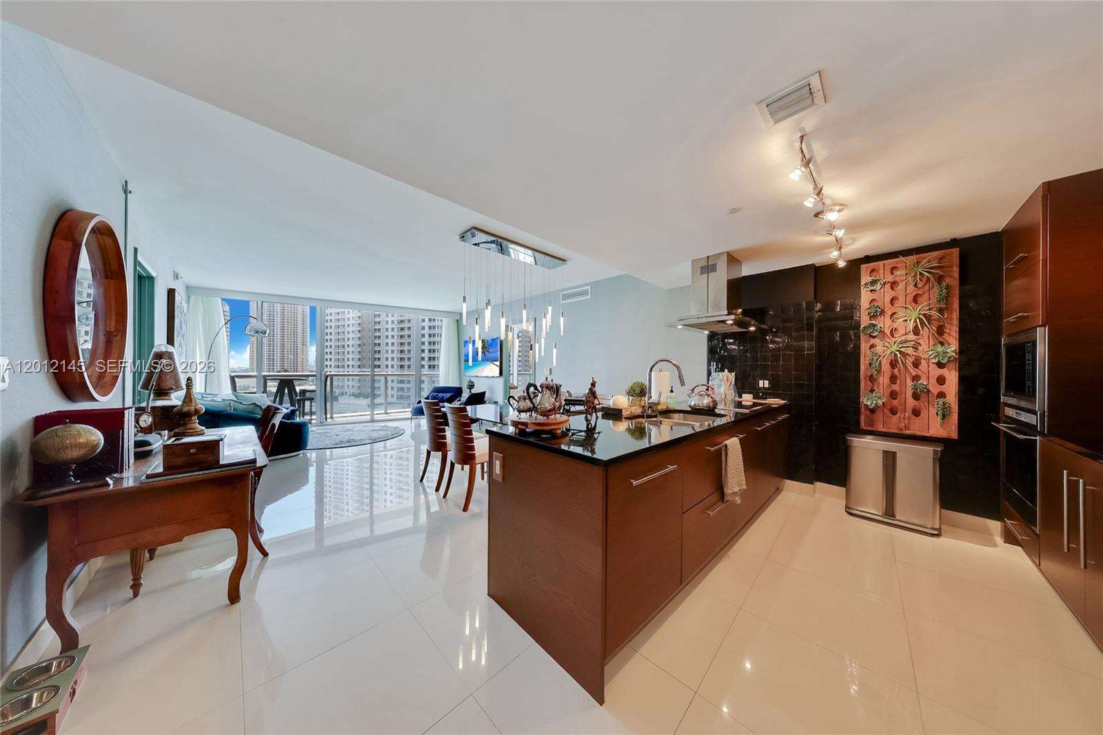 Icon Brickell 1 at 465 Brickell Ave, Miami, FL 33131 - For Rent photo 4