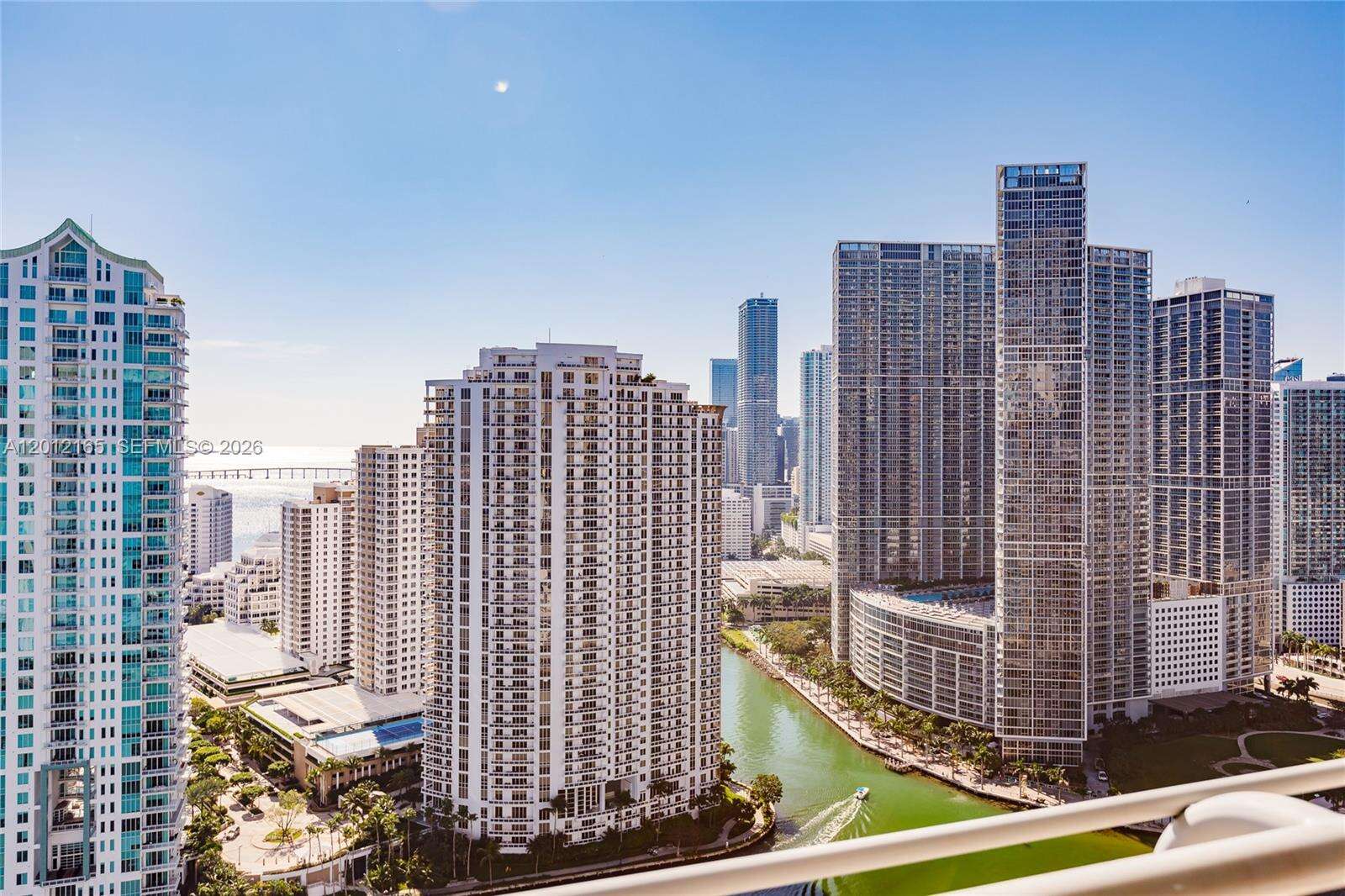 One Miami West at 325 Biscayne Blvd, Miami, FL 33131 - For Rent photo 13
