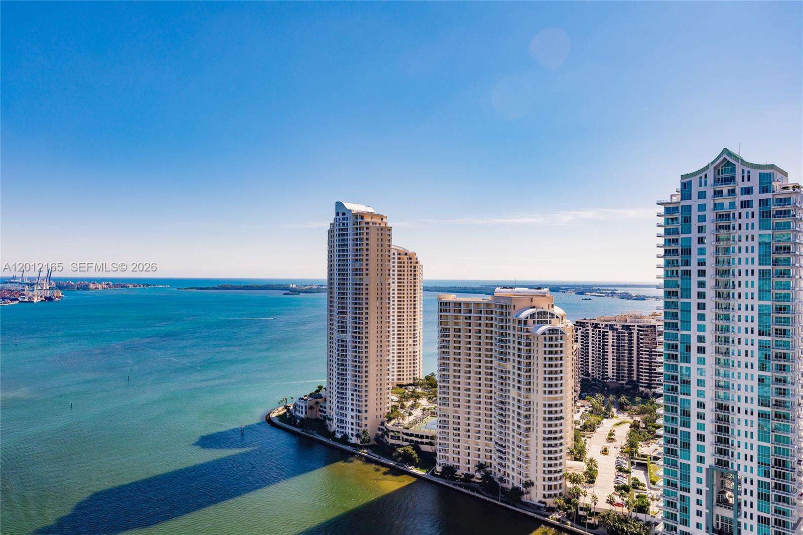 One Miami West at 325 Biscayne Blvd, Miami, FL 33131 - For Rent photo 14