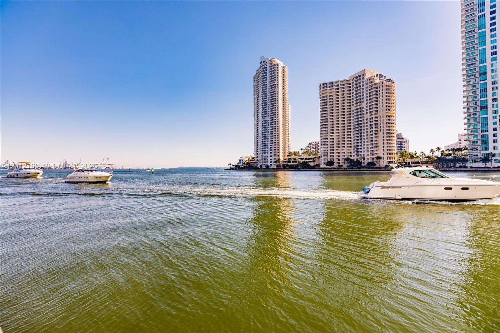 One Miami West at 325 Biscayne Blvd, Miami, FL 33131 - For Rent photo 17