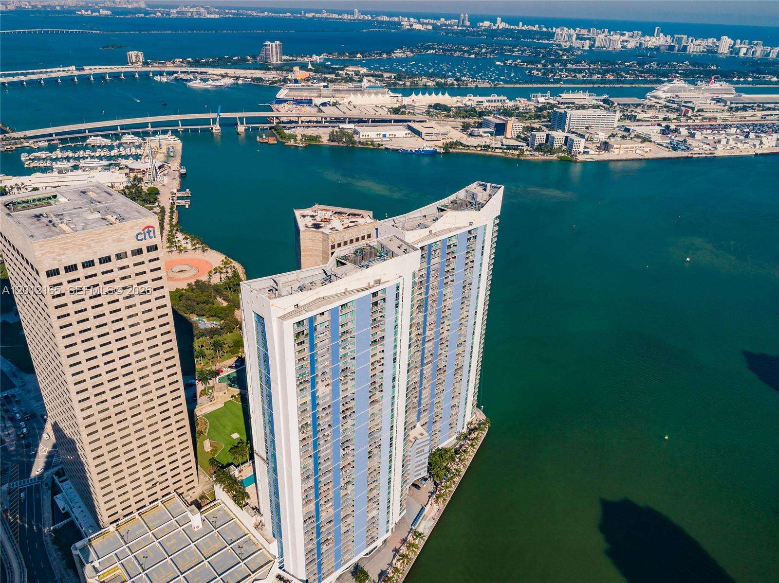 One Miami West at 325 Biscayne Blvd, Miami, FL 33131 - For Rent photo 20