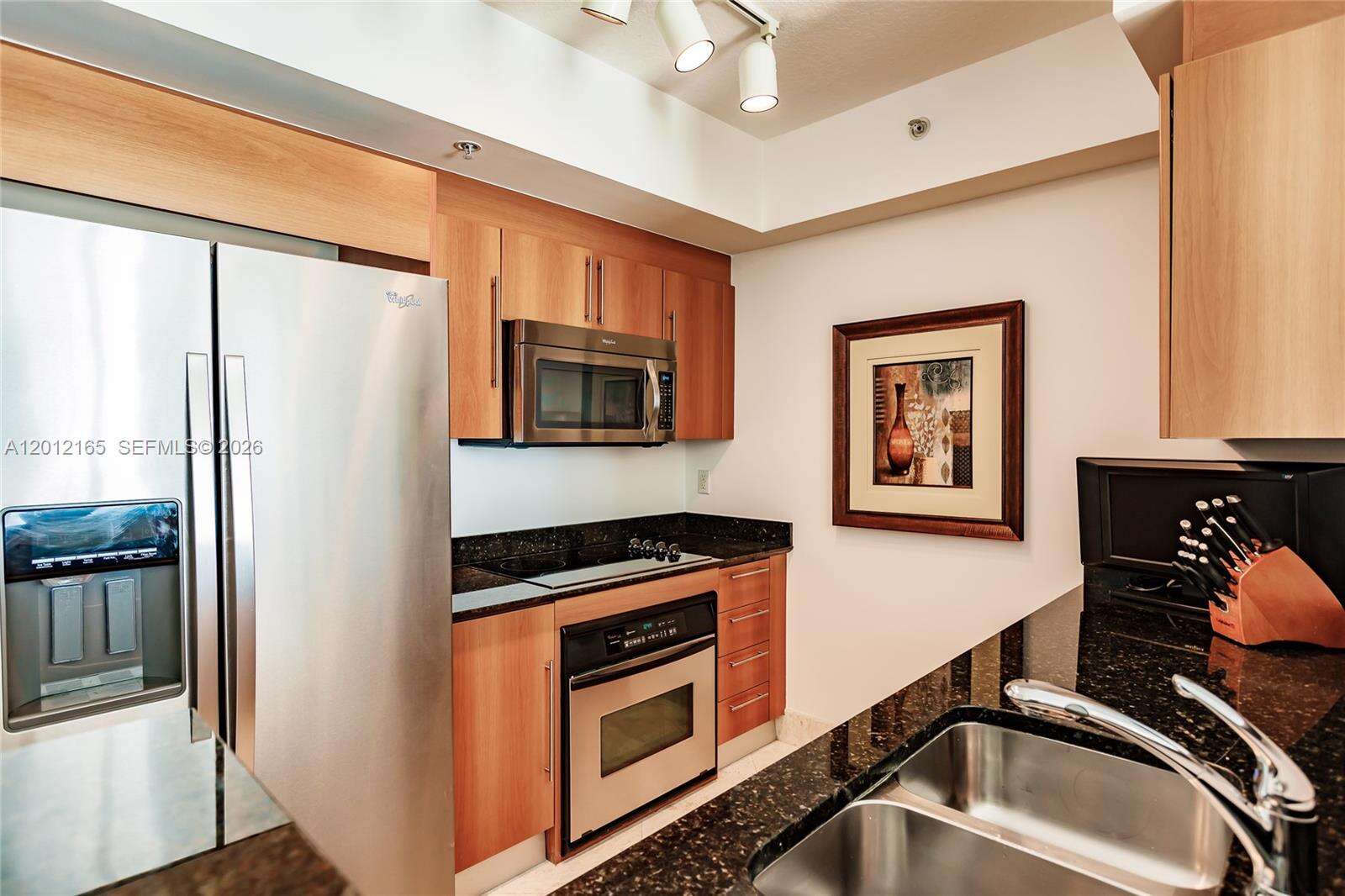 One Miami West at 325 Biscayne Blvd, Miami, FL 33131 - For Rent photo 6
