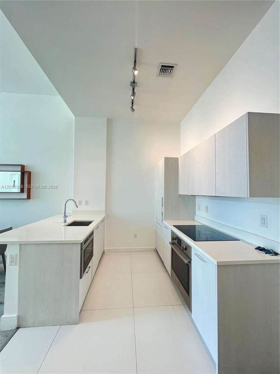 Paraiso Bayviews at 501 31 St, Miami, FL 33137 - For Rent photo 2